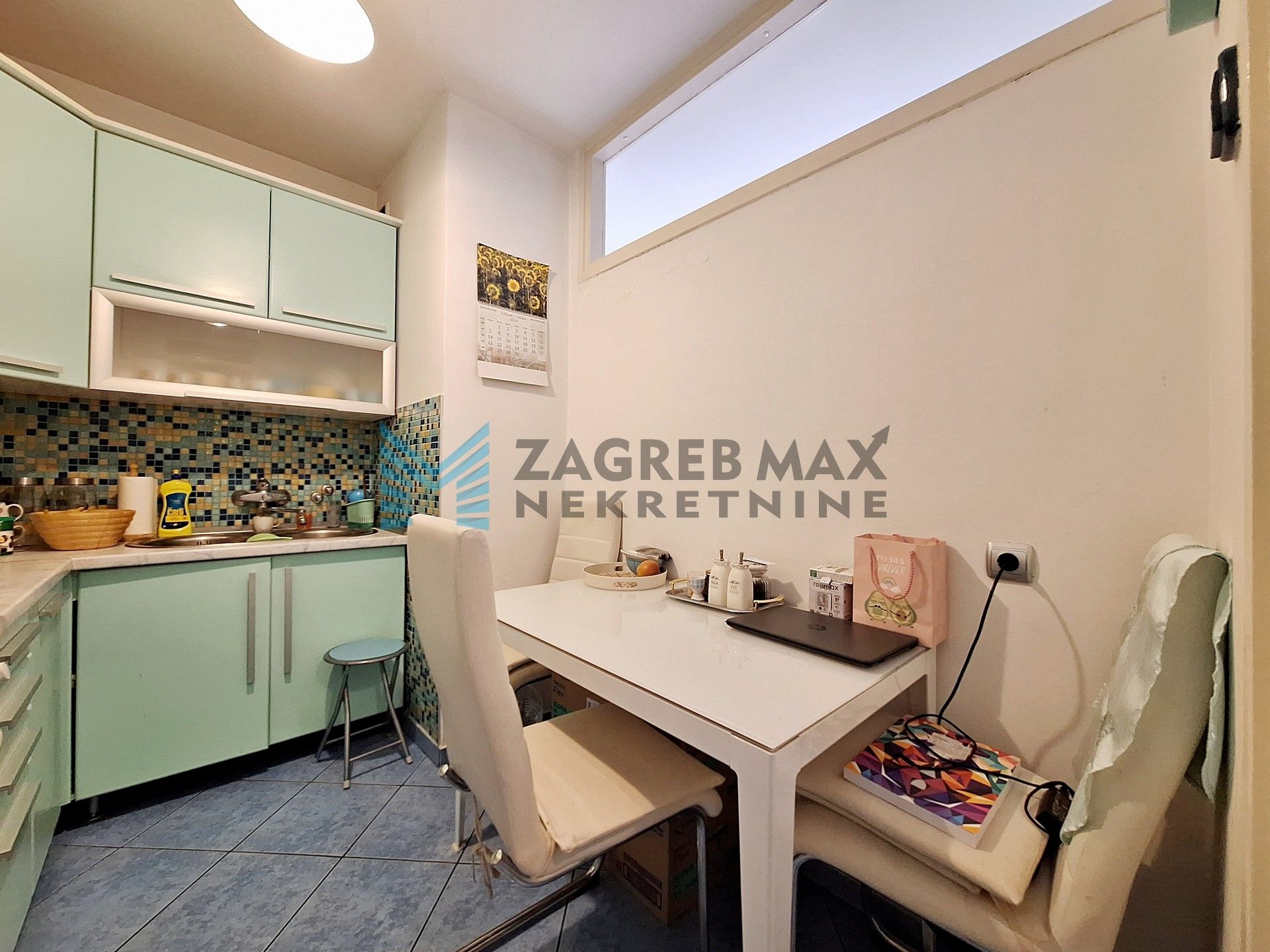 Zagreb - DUBRAVA - Hrvatskog proljeća - 2-sobni, lift, lođa, parking