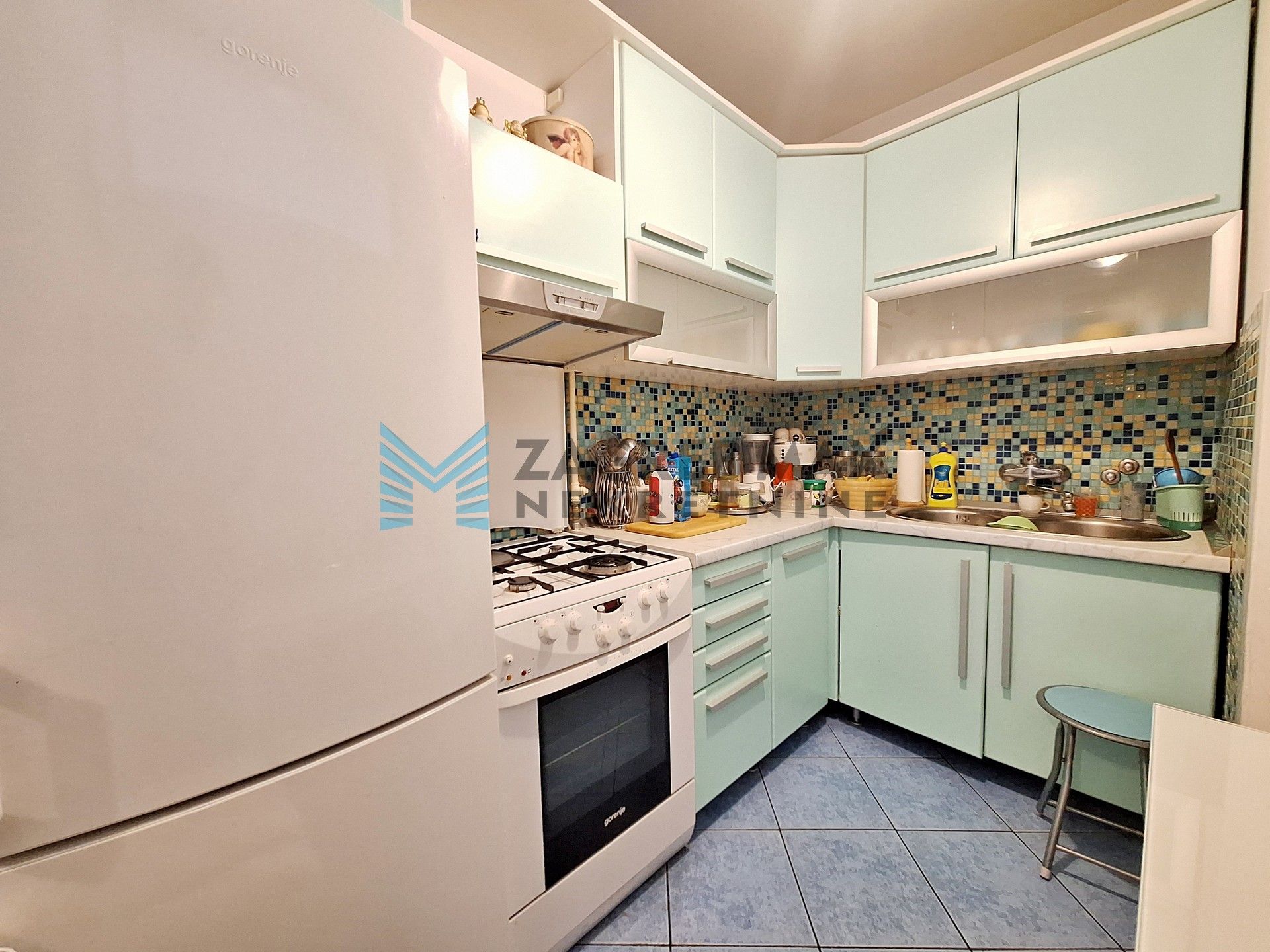 Zagreb - DUBRAVA - Hrvatskog proljeća - 2-sobni, lift, lođa, parking