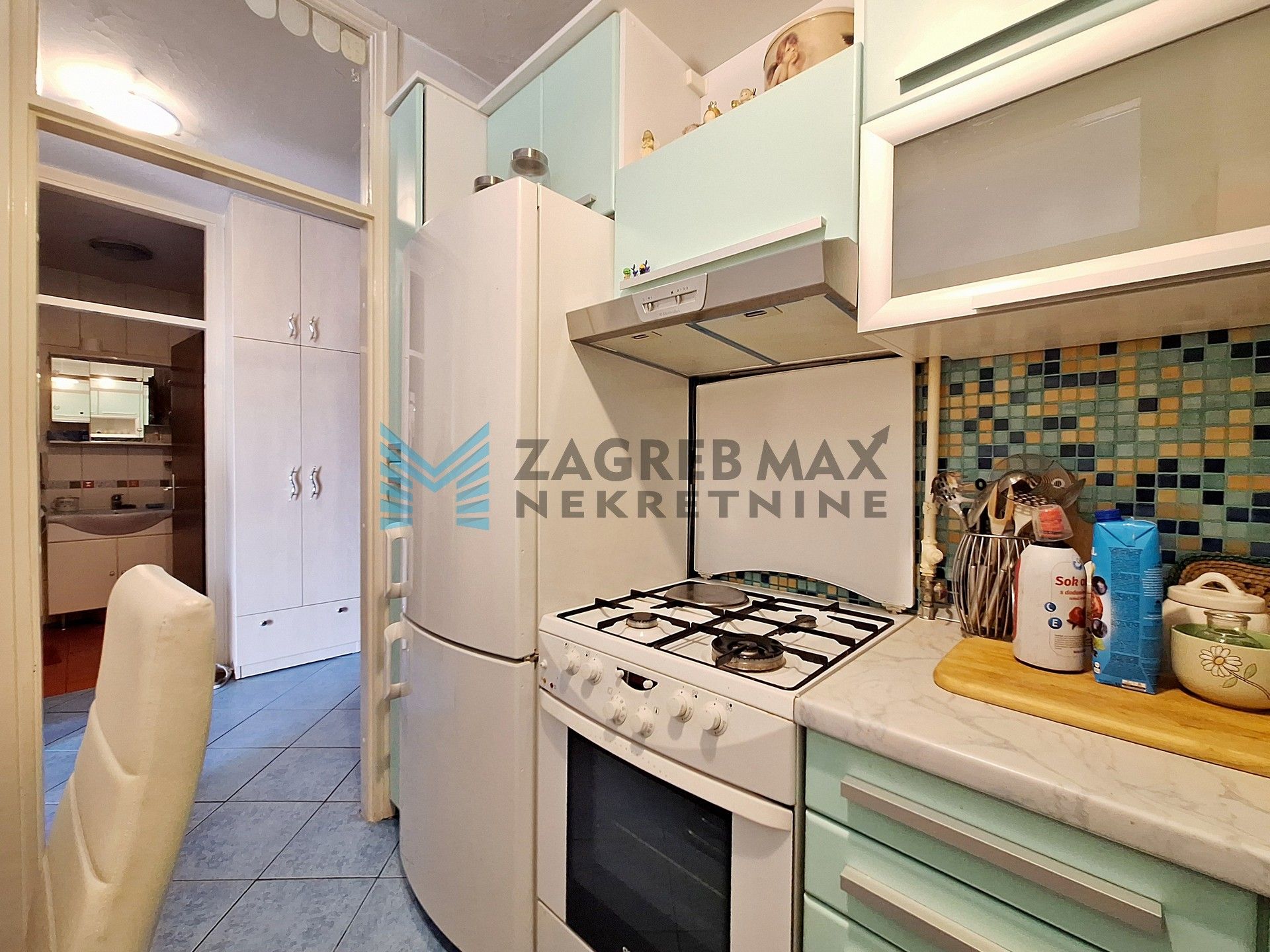 Zagreb - DUBRAVA - Hrvatskog proljeća - 2-sobni, lift, lođa, parking