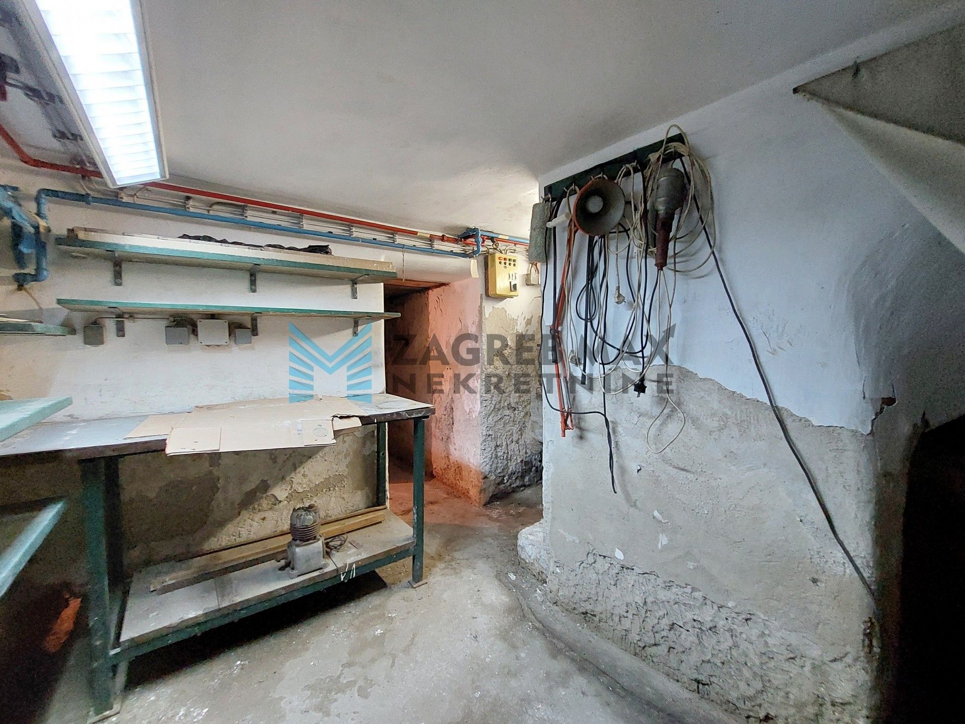 Zagreb - D. DUBRAVA - Pepelnjakova - 3-sobni, za renovaciju, investicija