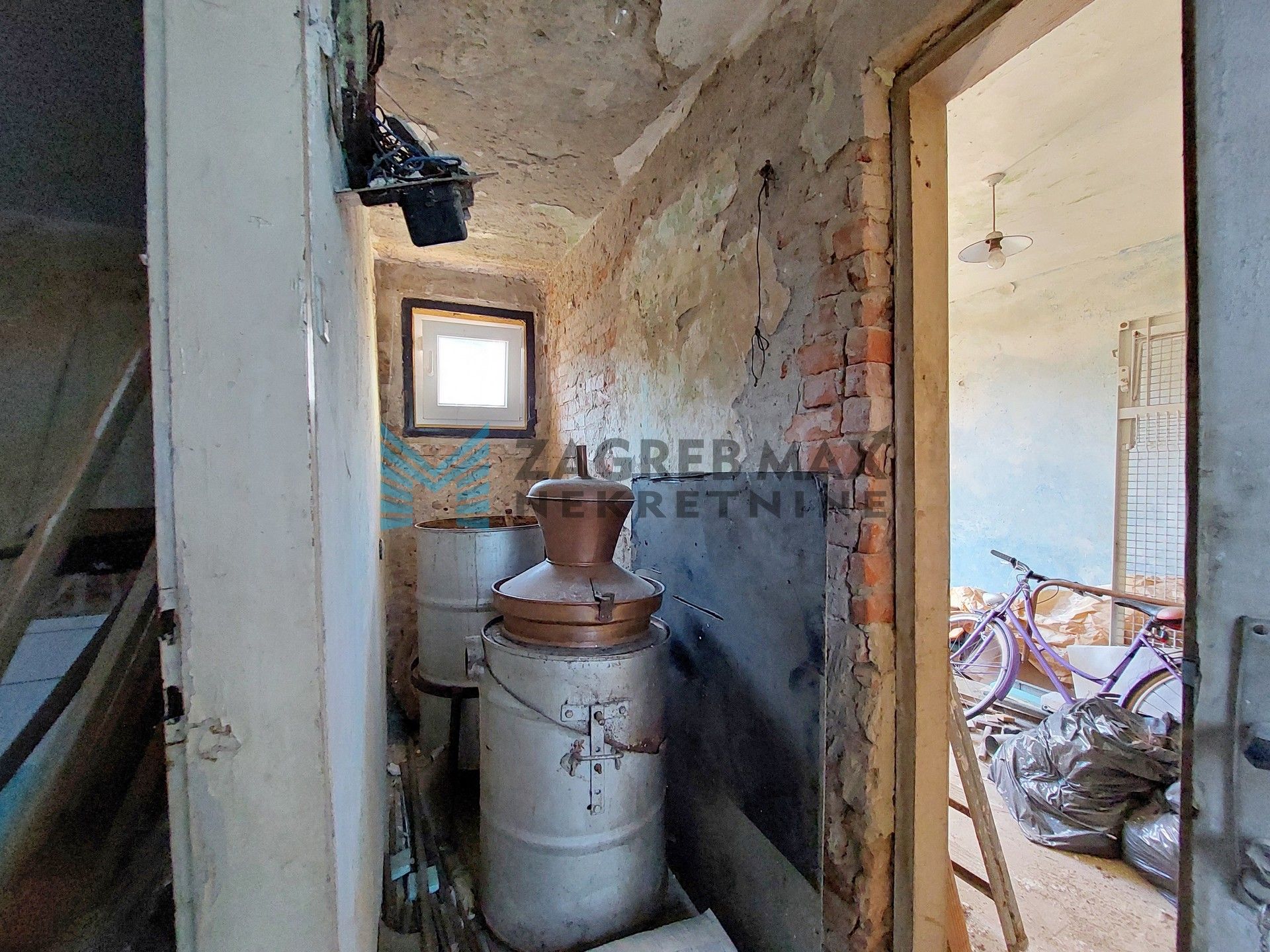 Zagreb - D. DUBRAVA - Pepelnjakova - 3-sobni, za renovaciju, investicija