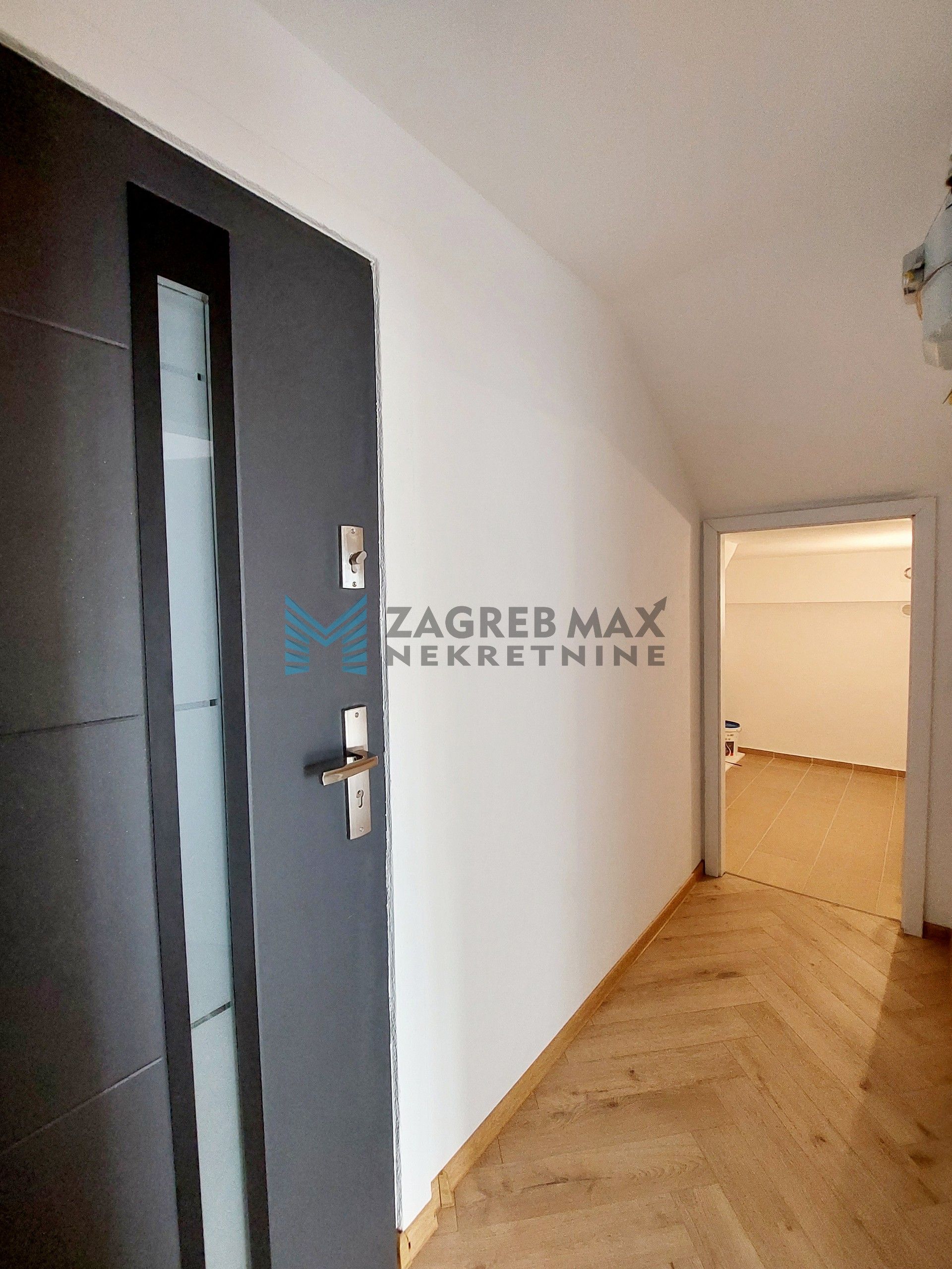 Zagreb - G.VRAPČE - F.Kušana - 3-sobni, svijetao, spremište, parking, mirno