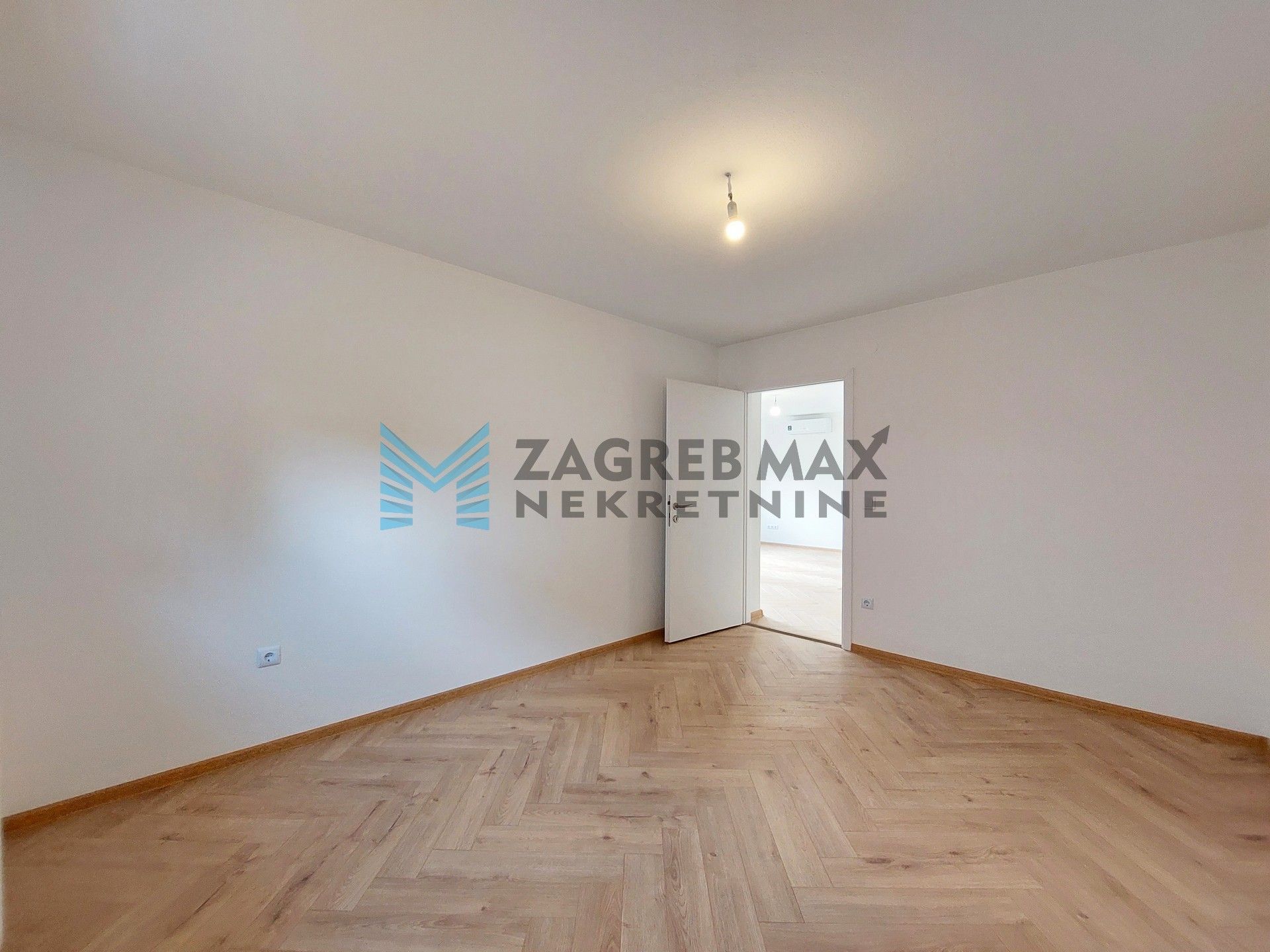 Zagreb - G.VRAPČE - F.Kušana - 3-sobni, svijetao, spremište, parking, mirno