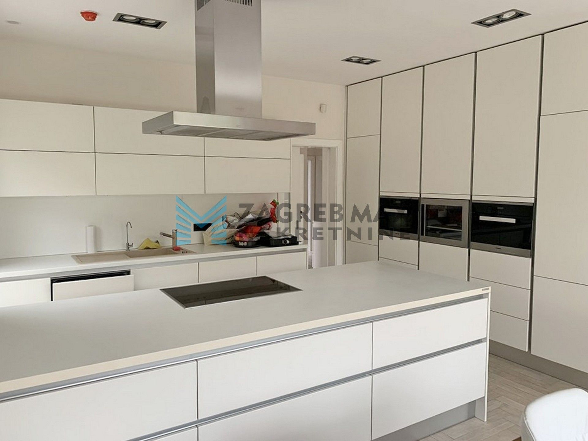 Zagreb - BLATO – J.Njavre – poslovni prostor u urbanoj vili blizu Arene - 323m2