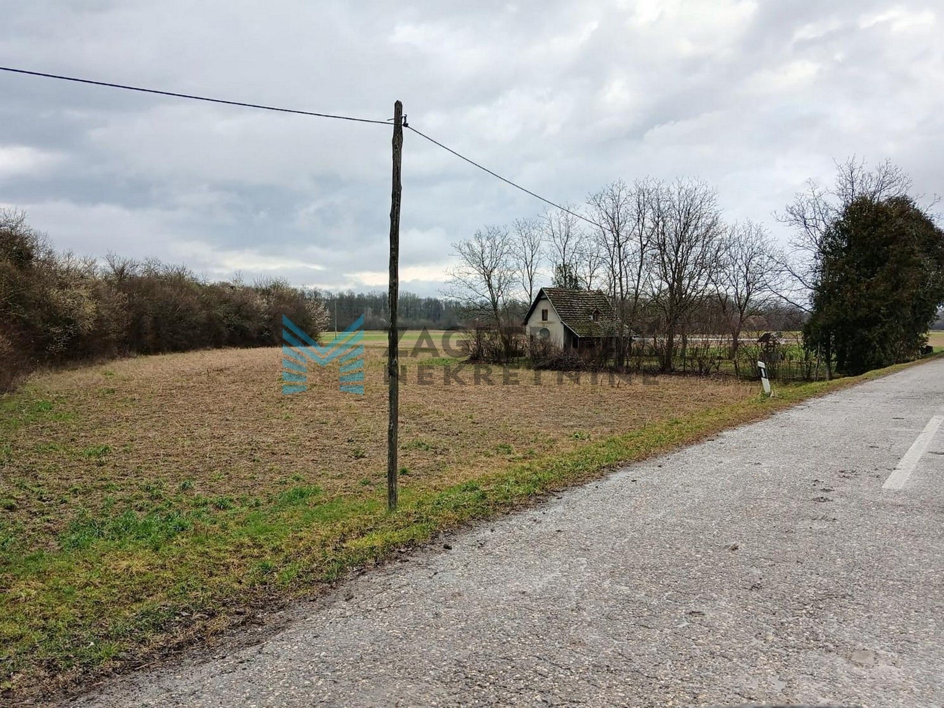 Zagreb - LONJA – 3-sobna kuća s okućnicom u Parku prirode Lonjsko polje