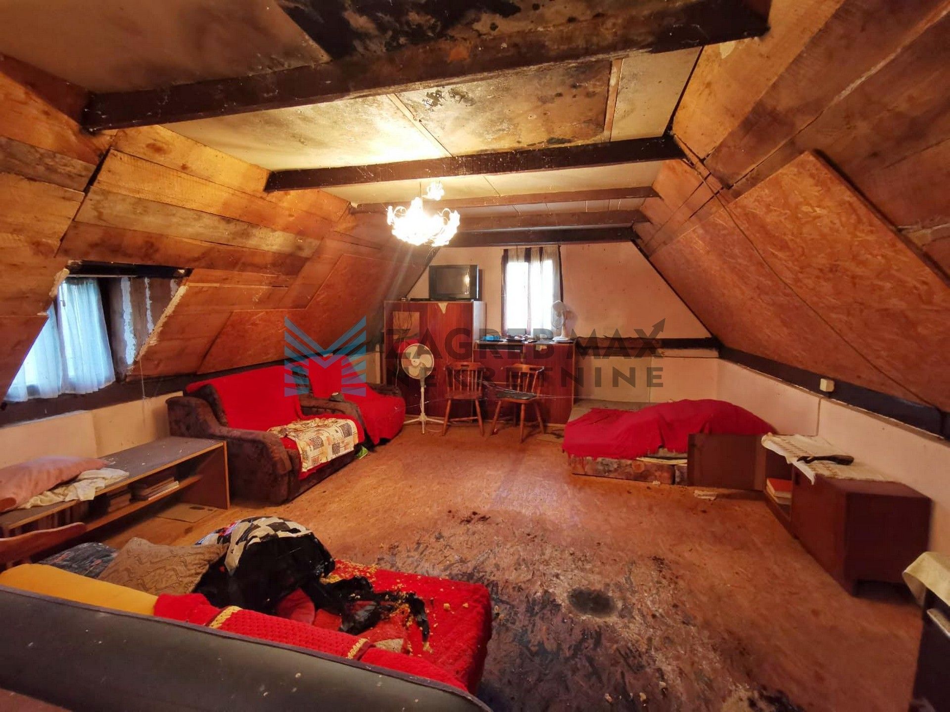 Zagreb - LONJA – 3-sobna kuća s okućnicom u Parku prirode Lonjsko polje