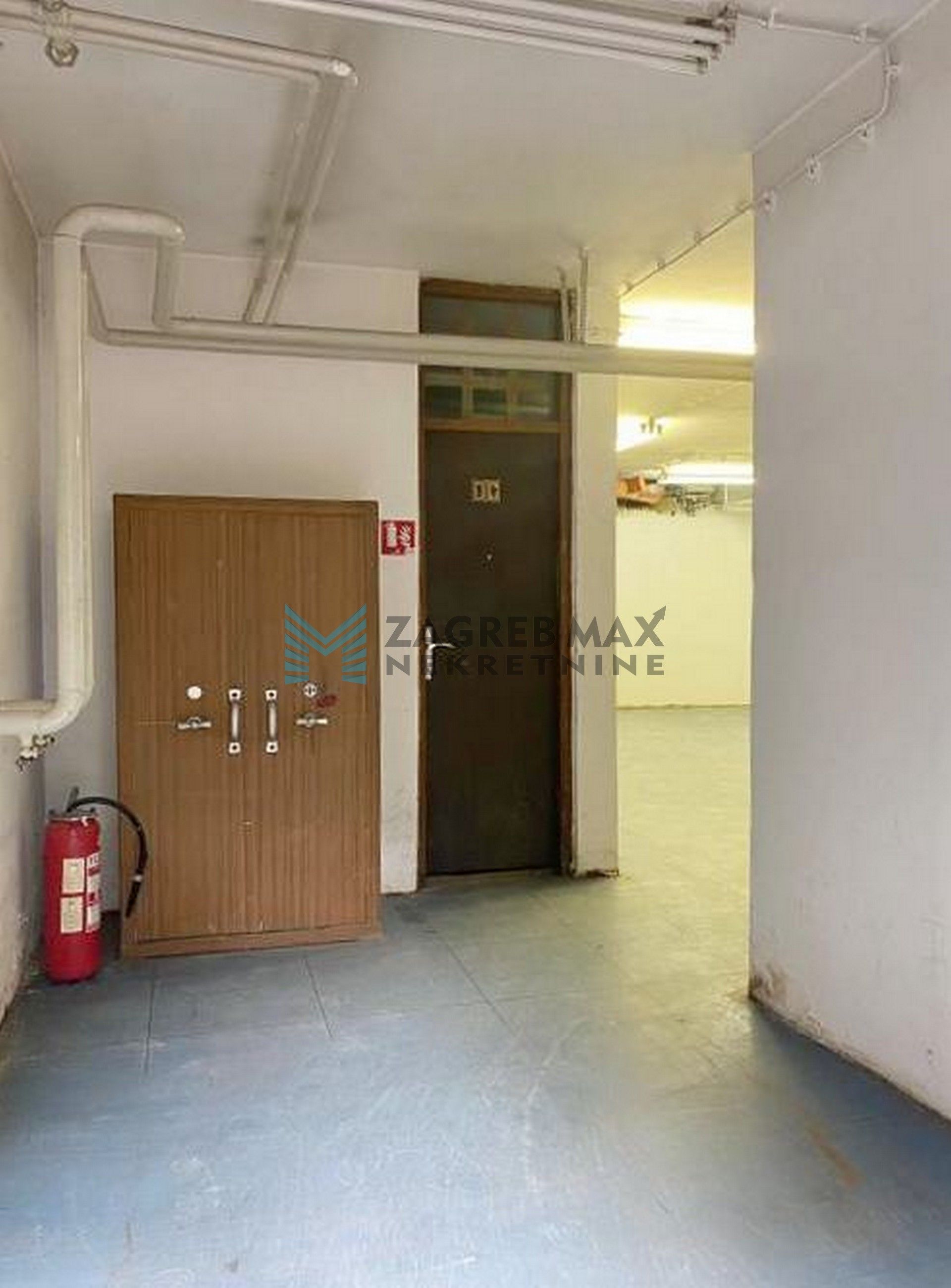 Zagreb - FOLNEGOVIĆEVO – Sachsova – poslovni prostor – 174 m2