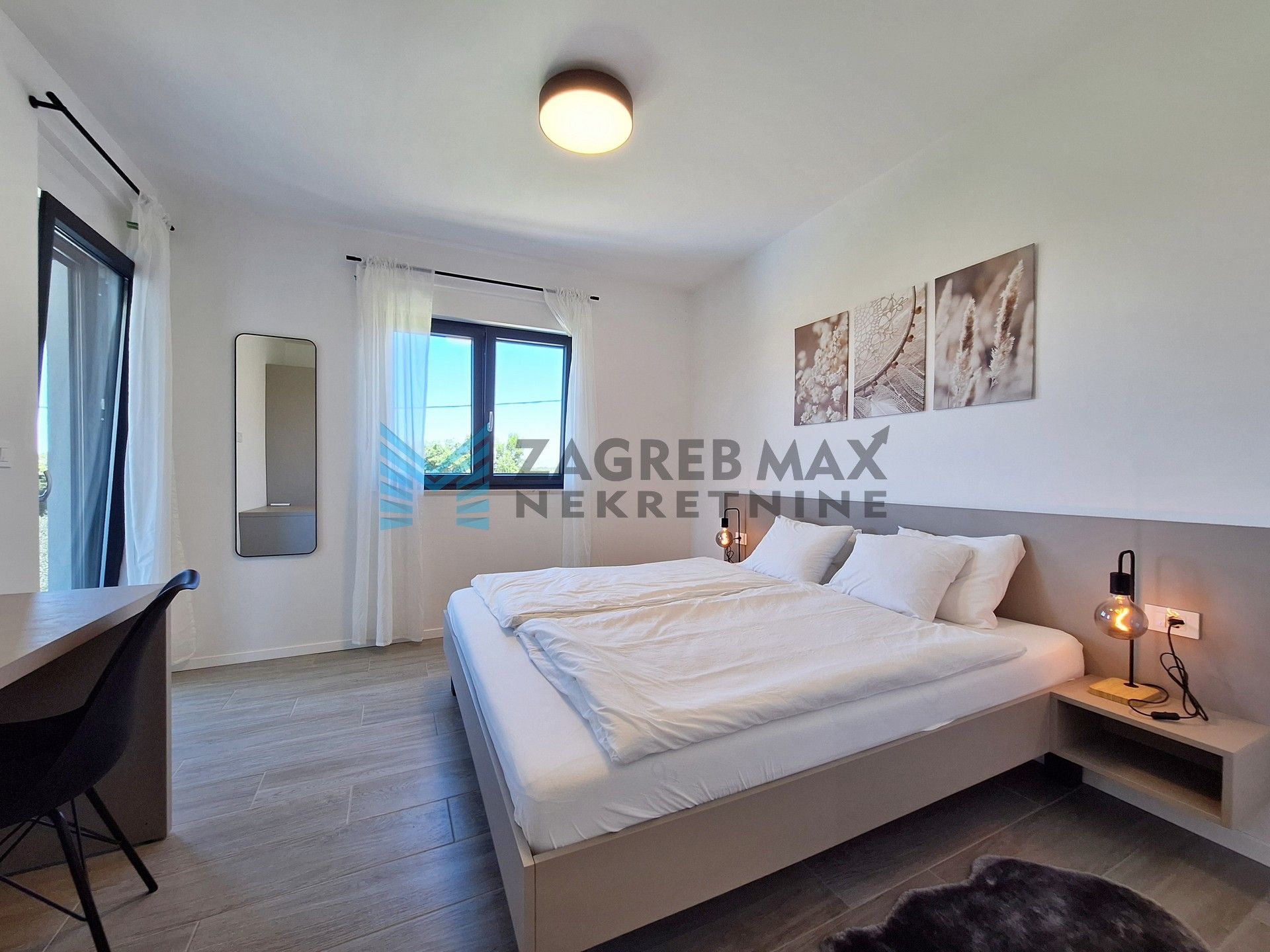 Zagreb - PETROVIJA – 4-sobni, roh-bau, 2 terase, bazen, 2 VPM, spremište