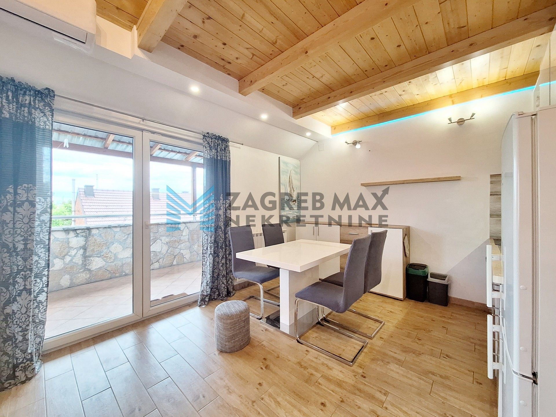 Zagreb - VOLTINO - Somborska - 2,5 S, galerije, terasa, roštilj - BEZ PROVIZIJE