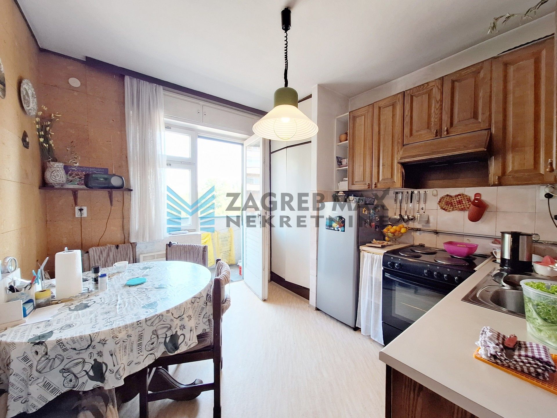 Zagreb - TREŠNJEVKA - Savska - 2-sobni, balkon, lift, VPM