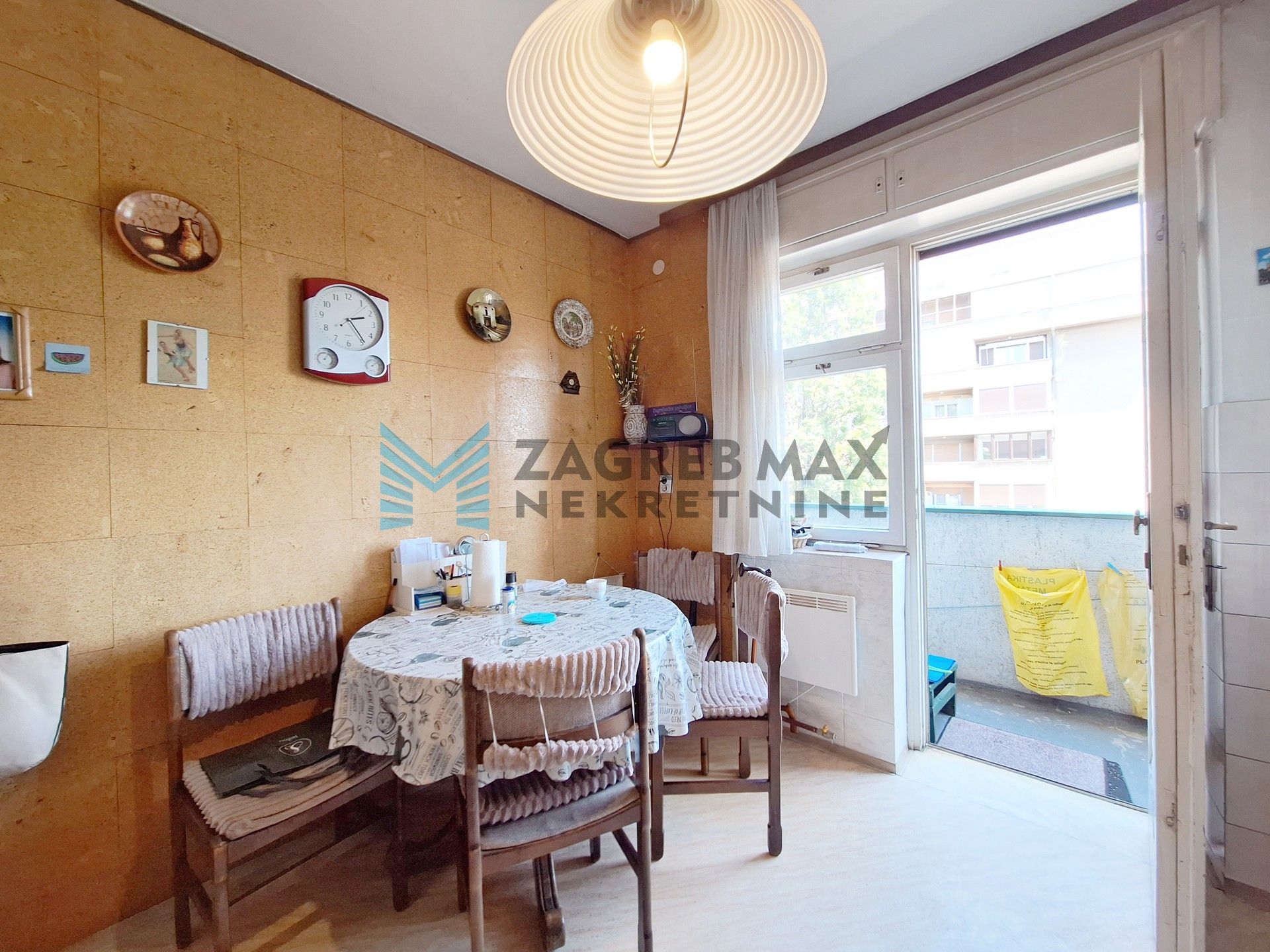 Zagreb - TREŠNJEVKA - Savska - 2-sobni, balkon, lift, VPM