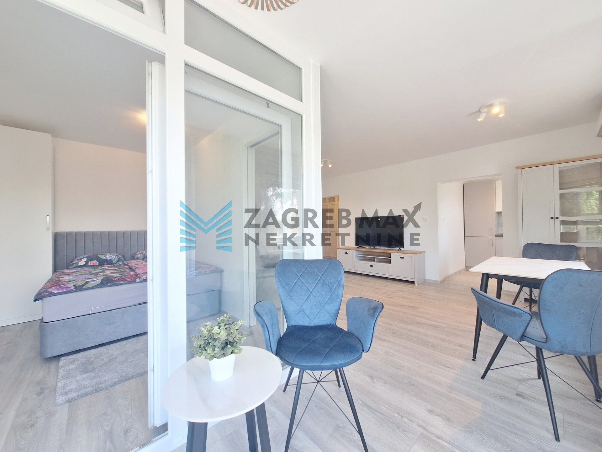 Zagreb - SAVICA - moderan 2-soban s predivnim pogledom - 47 m2
