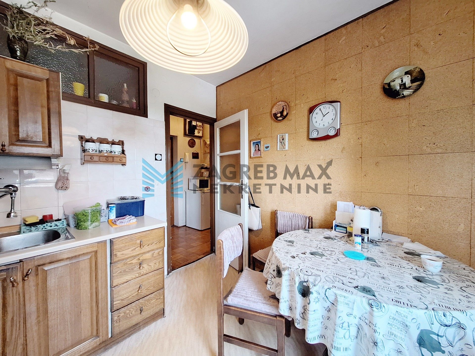 Zagreb - TREŠNJEVKA - Savska - 2-sobni, balkon, lift, VPM