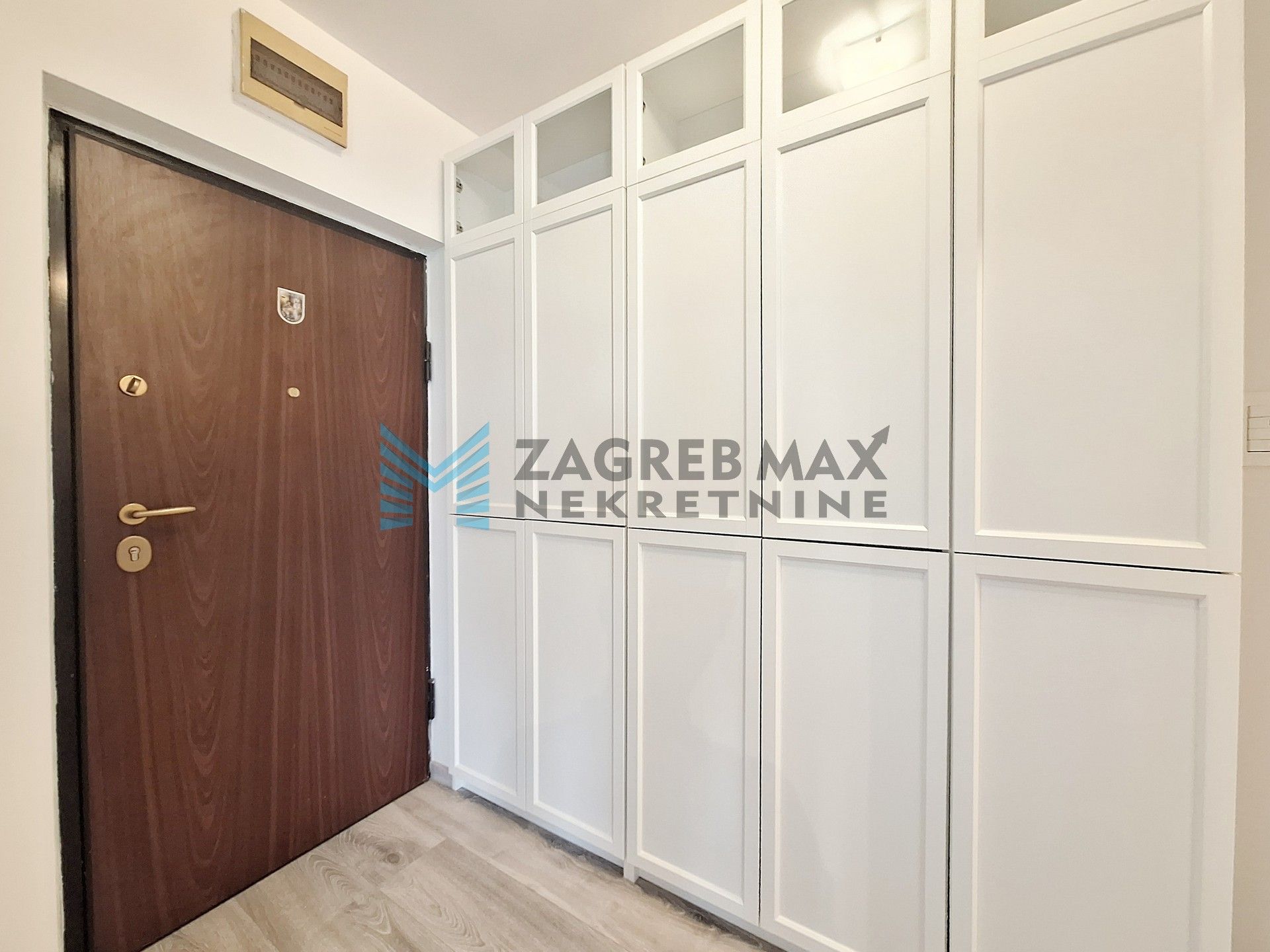Zagreb - SAVICA - moderan 2-soban s predivnim pogledom - 47 m2