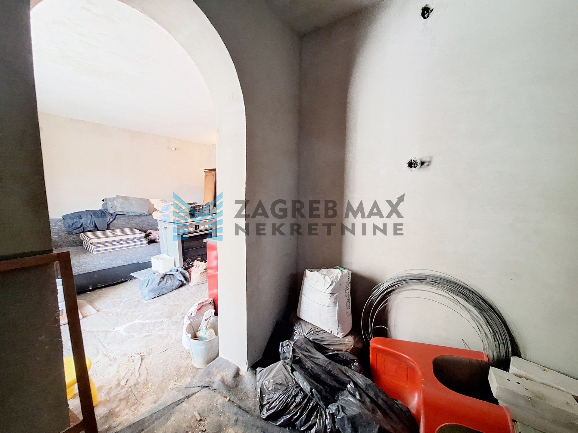 Zagreb - DUBRAVA SAMOBORSKA - kuća s potencijalom i otvorenim pogledom na gorje