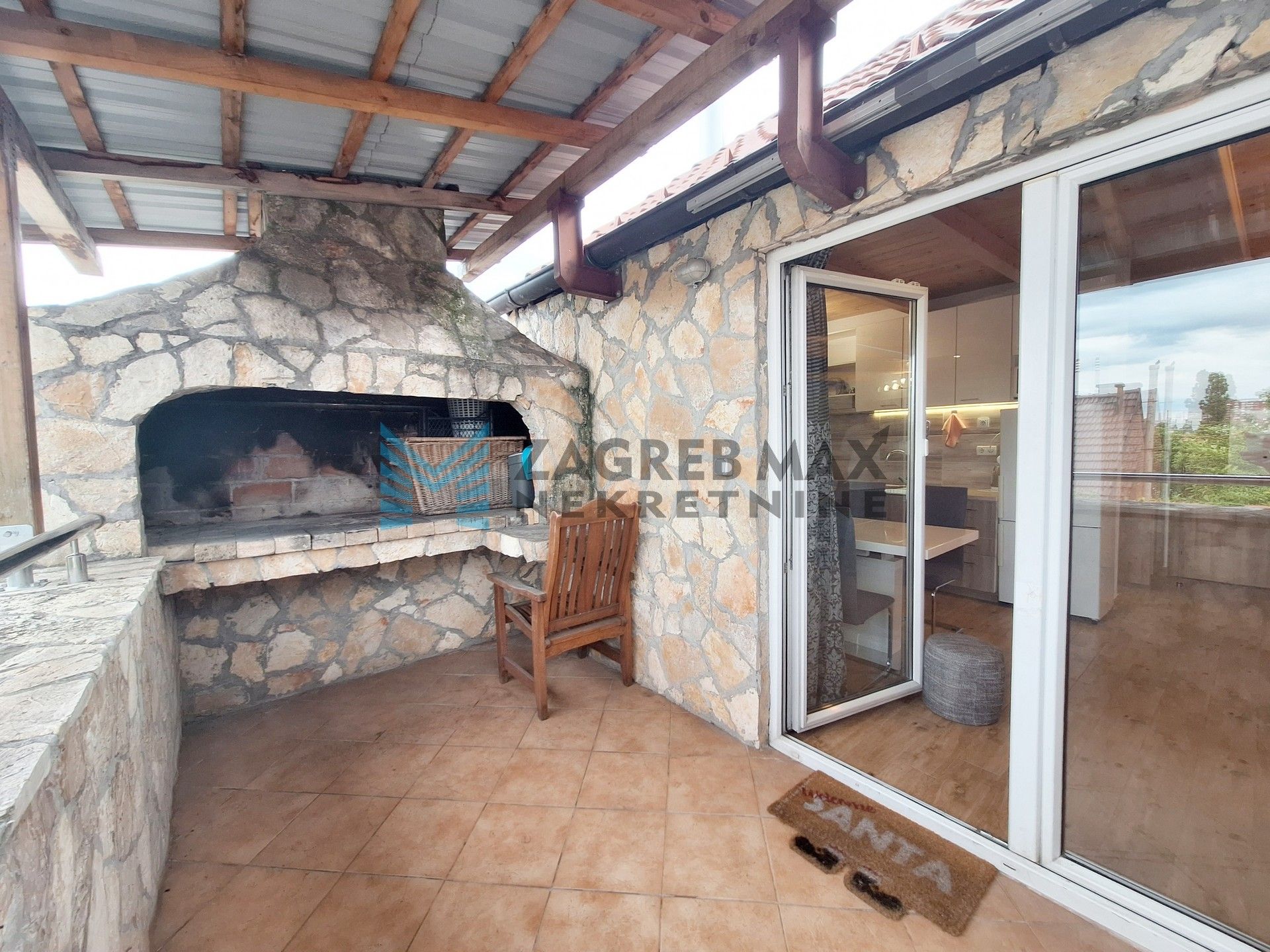 Zagreb - VOLTINO - Somborska - 2,5 S, galerije, terasa, roštilj - BEZ PROVIZIJE