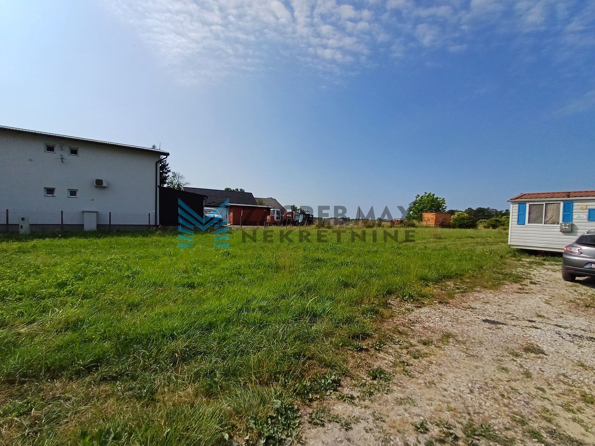 Zagreb - JEŽEVO - Ježevečka - građevinsko zemljište 4585 m2 s građevinskom d.