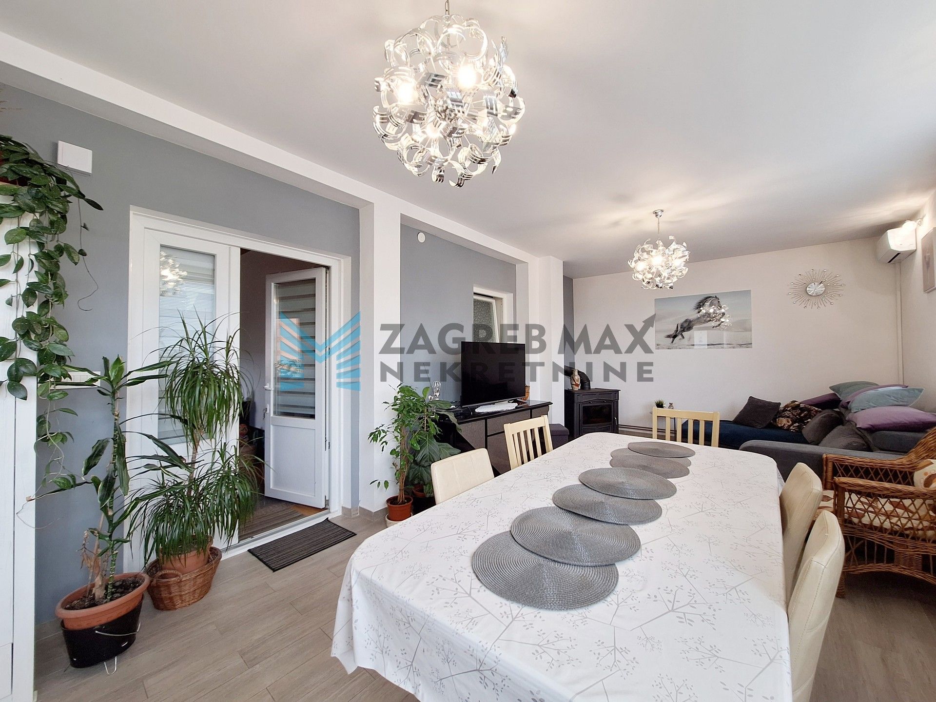 Zagreb - DOMASLOVEC - Krmica - kuća 246 m2, 2761 m2 zemljišta - INVESTICIJA