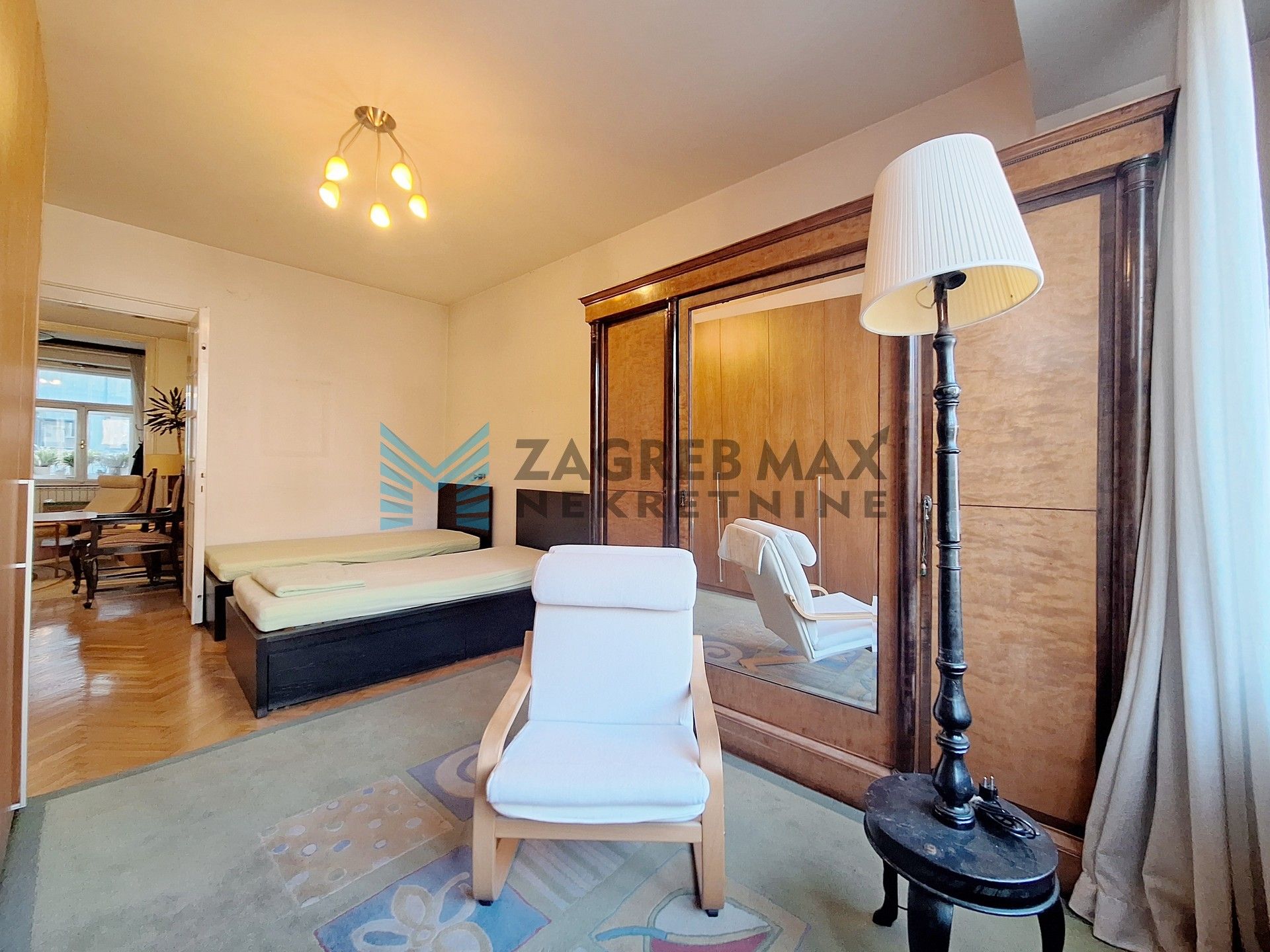 Zagreb - DONJI GRAD - Vlaška - 3-sobni, prostran, lift, balkon