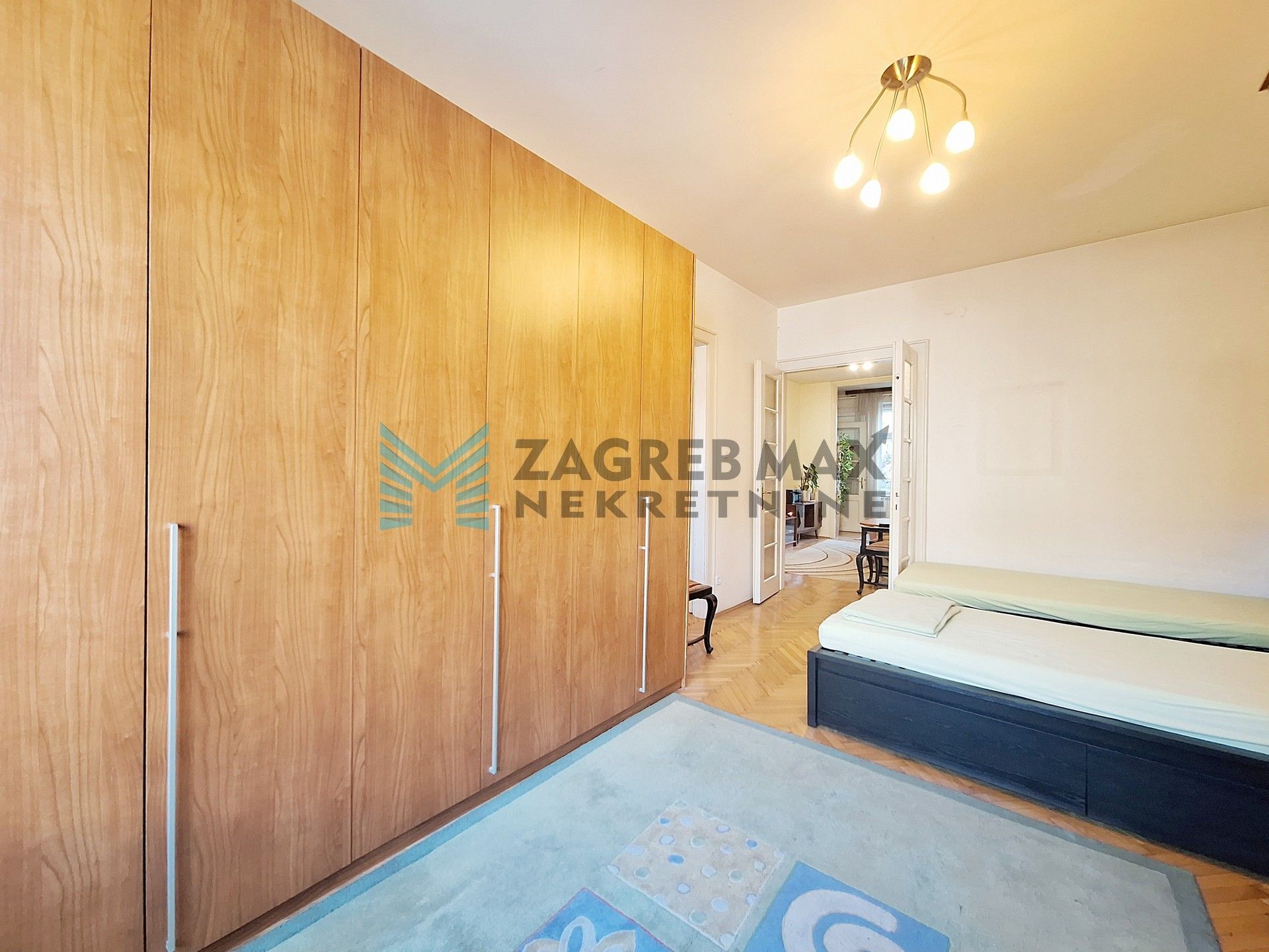 Zagreb - DONJI GRAD - Vlaška - 3-sobni, prostran, lift, balkon