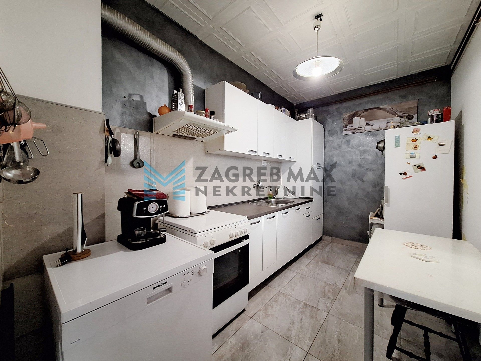 Zagreb - DOMASLOVEC - Krmica - kuća 246 m2, 2761 m2 zemljišta - INVESTICIJA