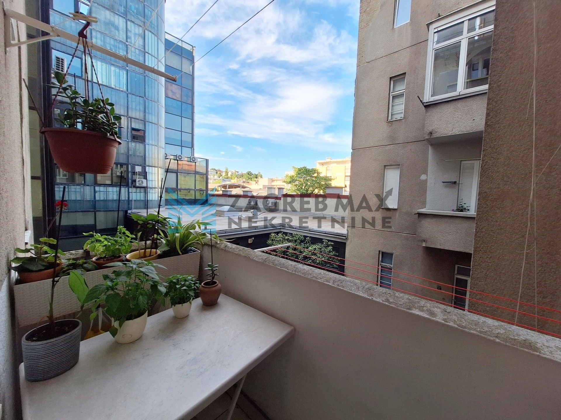 Zagreb - DONJI GRAD - Vlaška - 3-sobni, prostran, lift, balkon