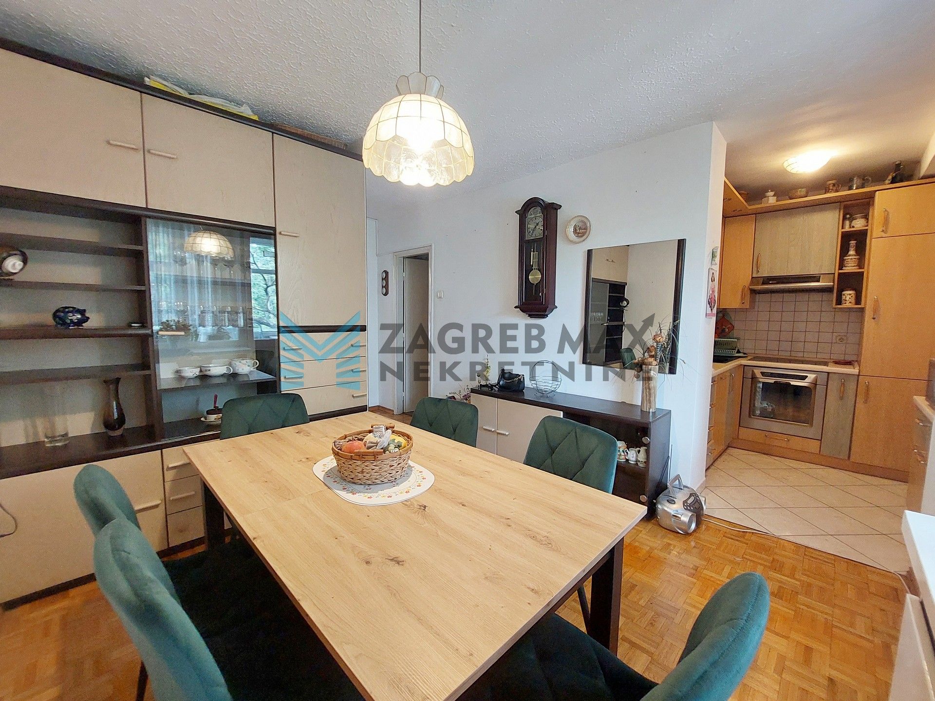 Zagreb - KNEŽIJA - P.V.Njegovana - 2-sobni, opremljen, svijetao, mirno, lođa