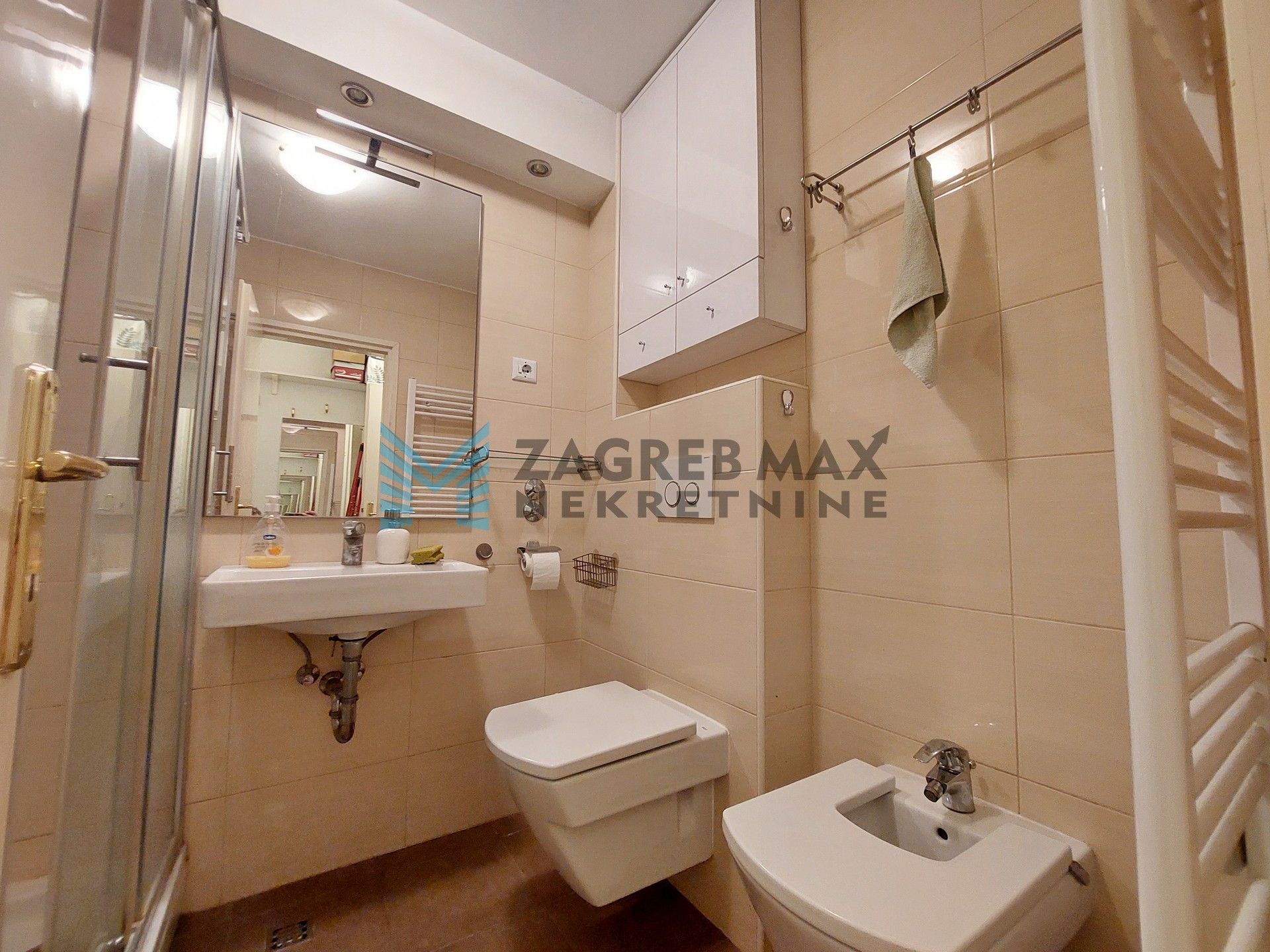 Zagreb - KNEŽIJA - P.V.Njegovana - 2-sobni, opremljen, svijetao, mirno, lođa