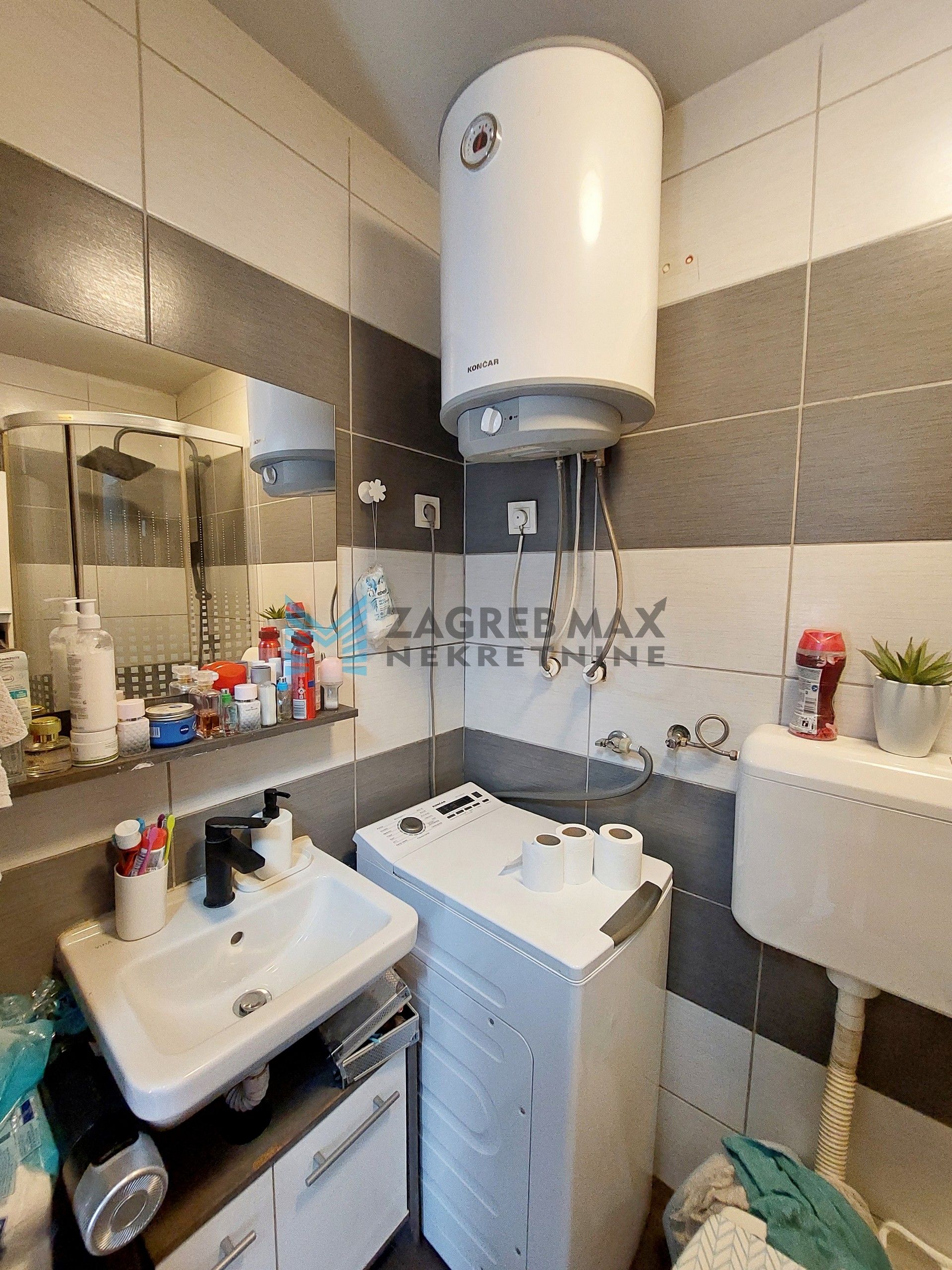 Zagreb - TREŠNJEVKA - Hreljinska - 2-sobni, uređen, održavan, dvorište