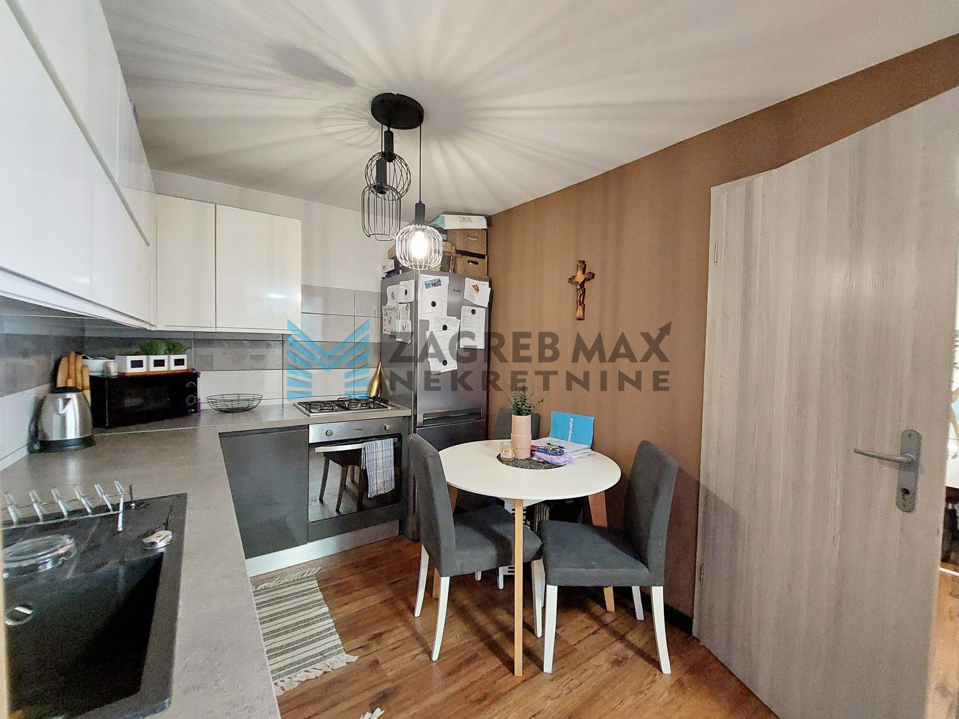 Zagreb - TREŠNJEVKA - Hreljinska - 2-sobni, uređen, održavan, dvorište