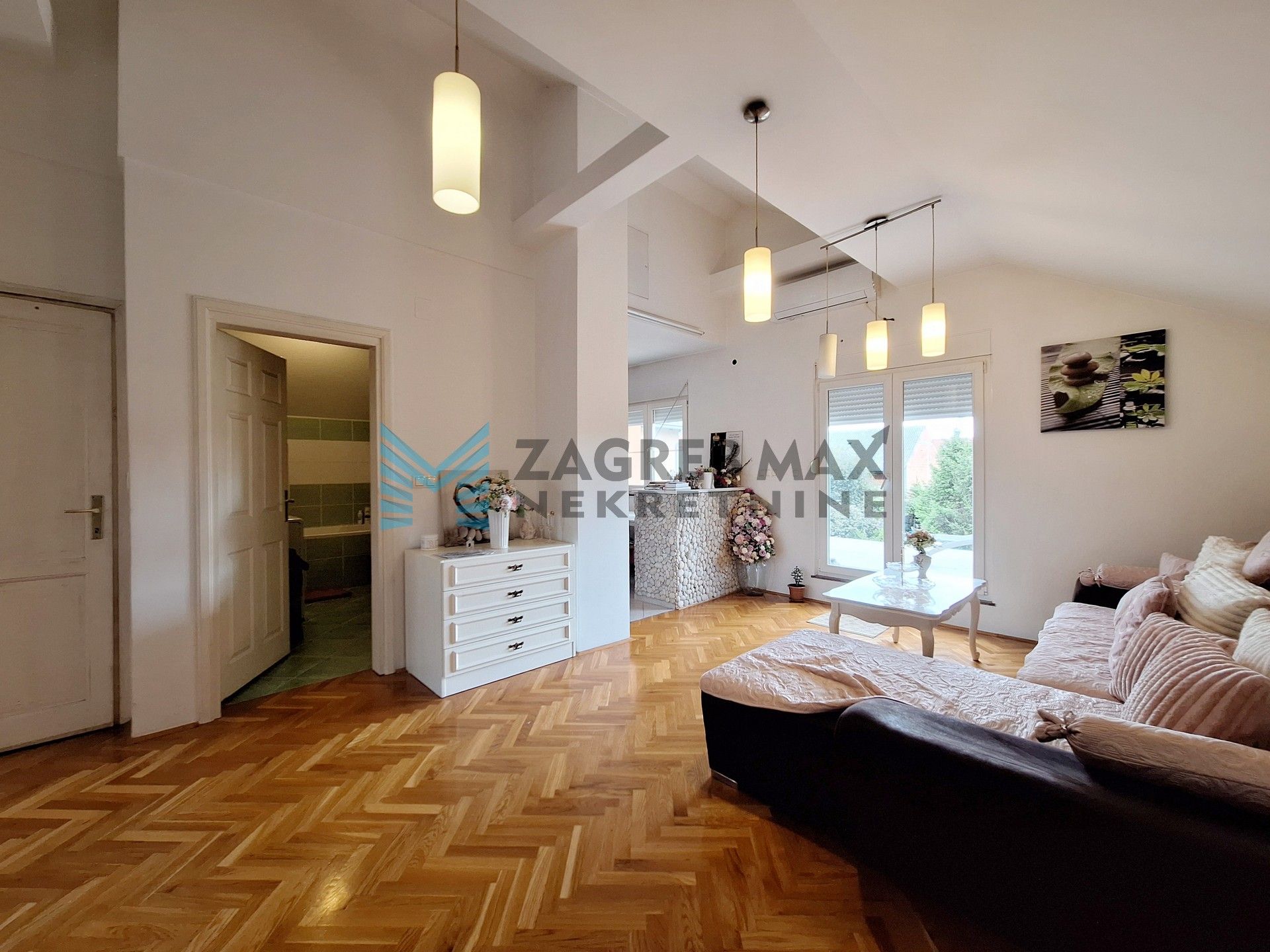 Zagreb - DOMASLOVEC - Krmica - kuća 246 m2, 2761 m2 zemljišta - INVESTICIJA