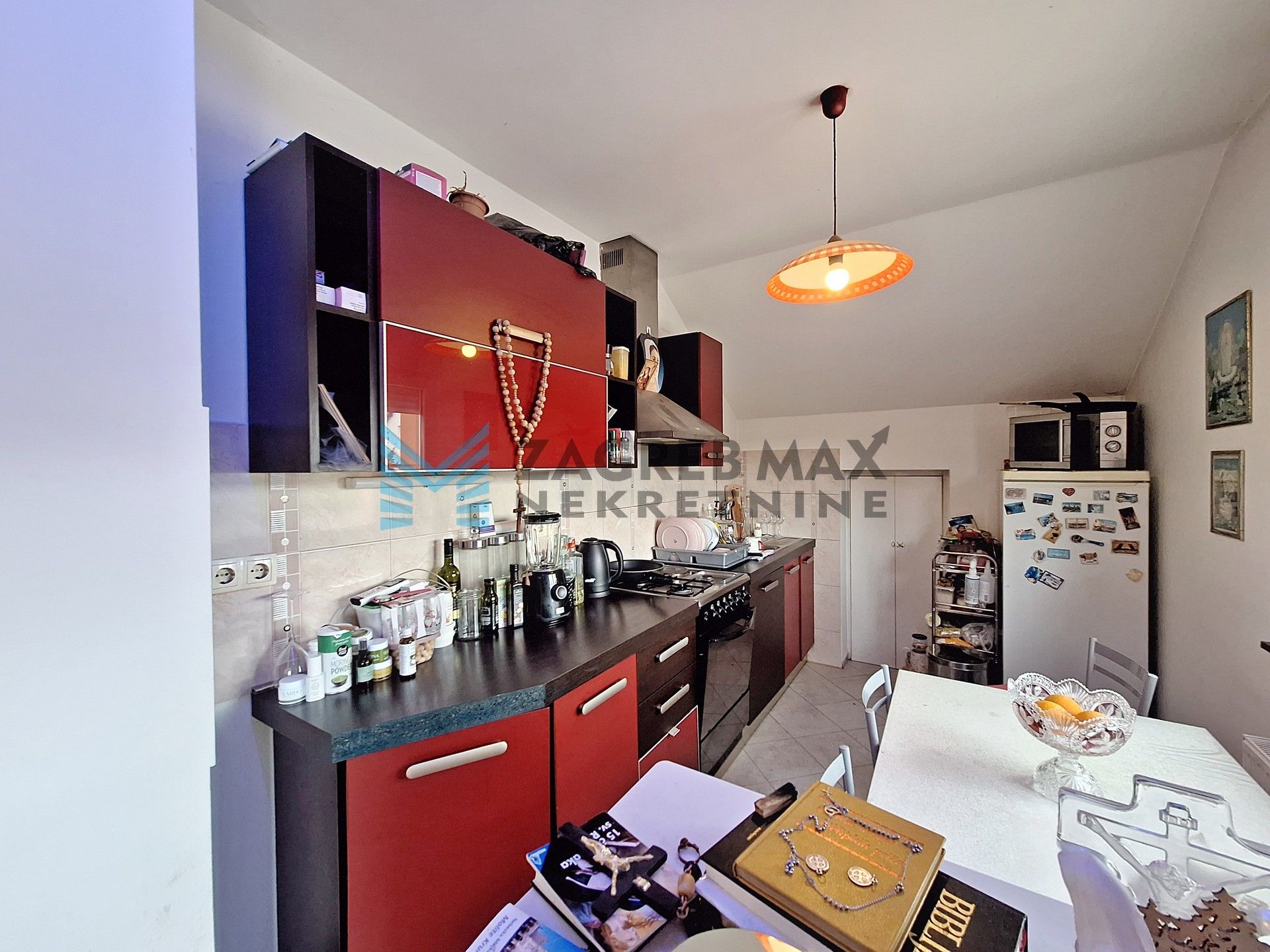 Zagreb - DOMASLOVEC - Krmica - kuća 246 m2, 2761 m2 zemljišta - INVESTICIJA