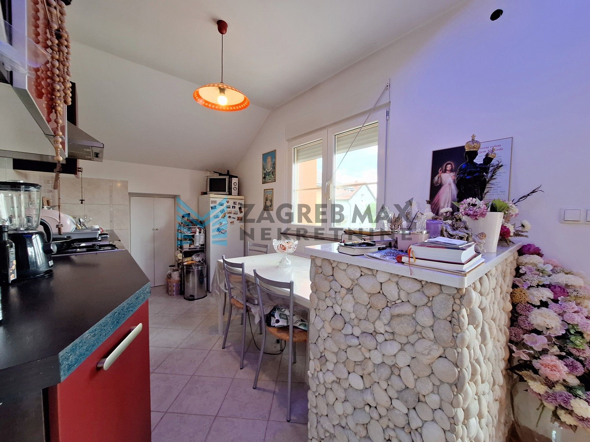 Zagreb - DOMASLOVEC - Krmica - kuća 246 m2, 2761 m2 zemljišta - INVESTICIJA