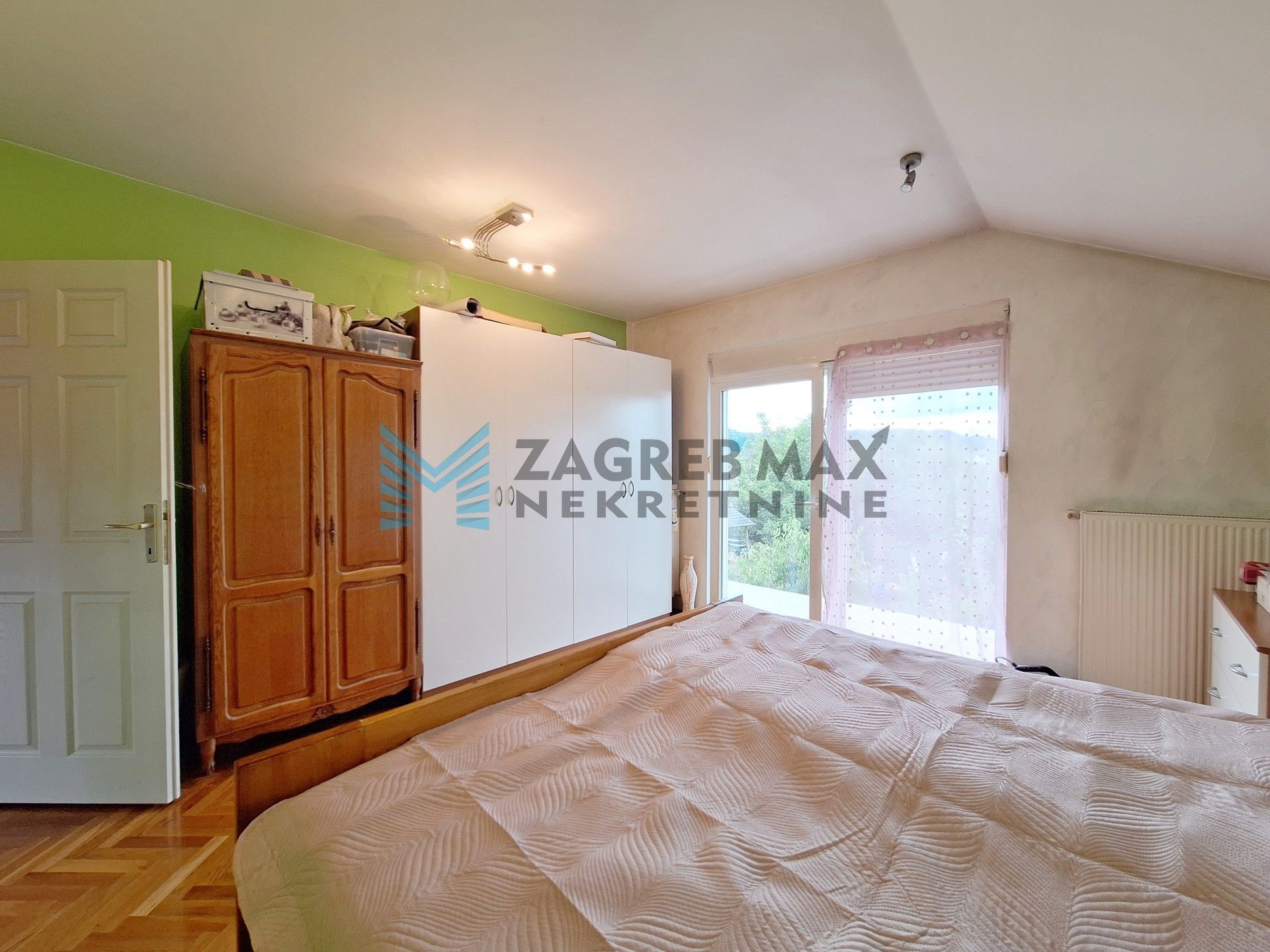 Zagreb - DOMASLOVEC - Krmica - kuća 246 m2, 2761 m2 zemljišta - INVESTICIJA