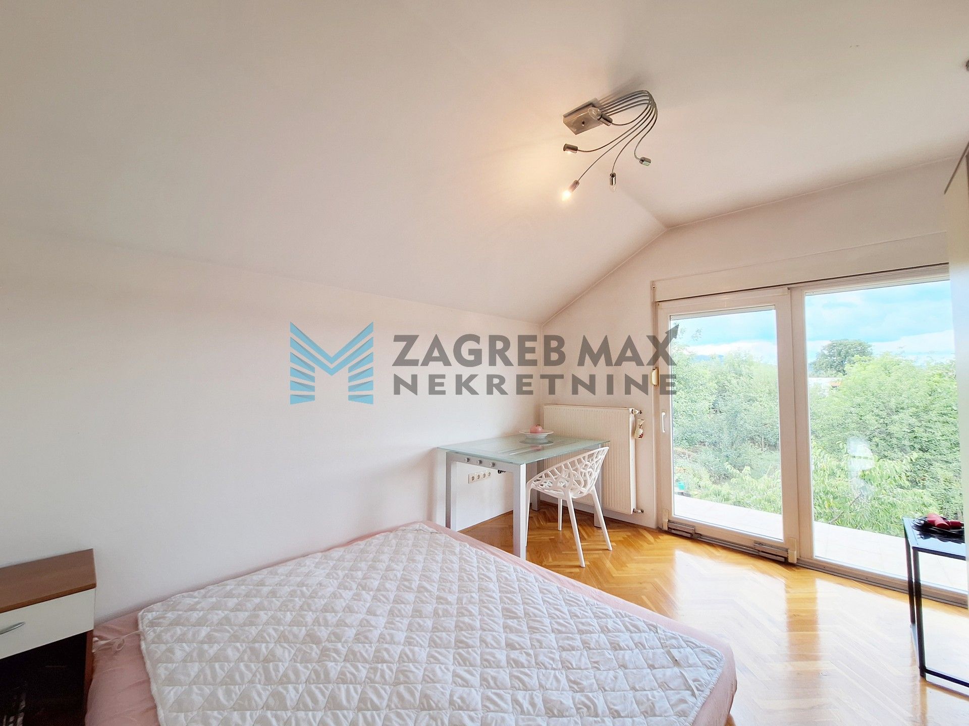 Zagreb - DOMASLOVEC - Krmica - kuća 246 m2, 2761 m2 zemljišta - INVESTICIJA
