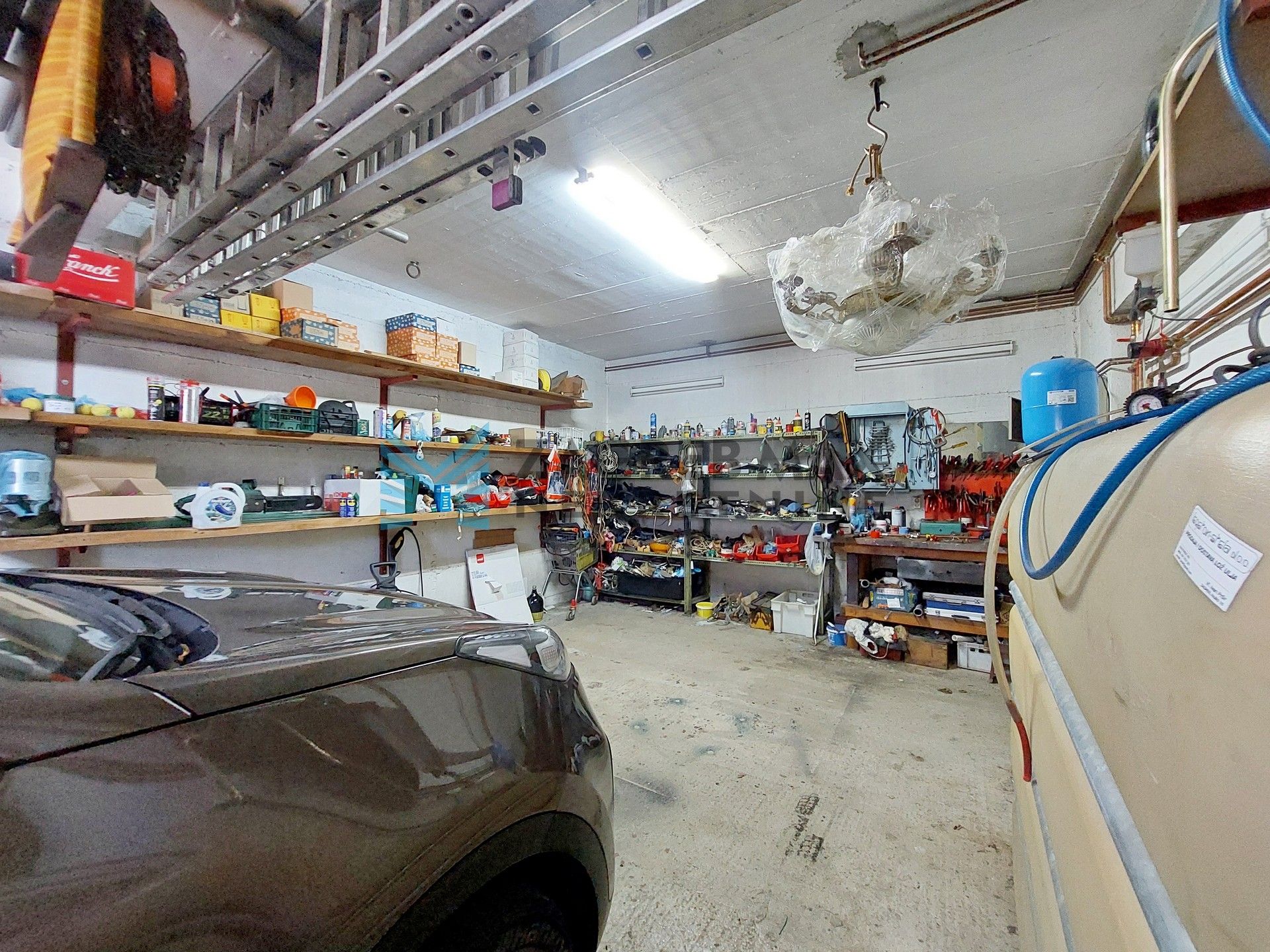 Zagreb - SUSEDGRAD - Bizek I. - kuća, veliko dvorište, garaža