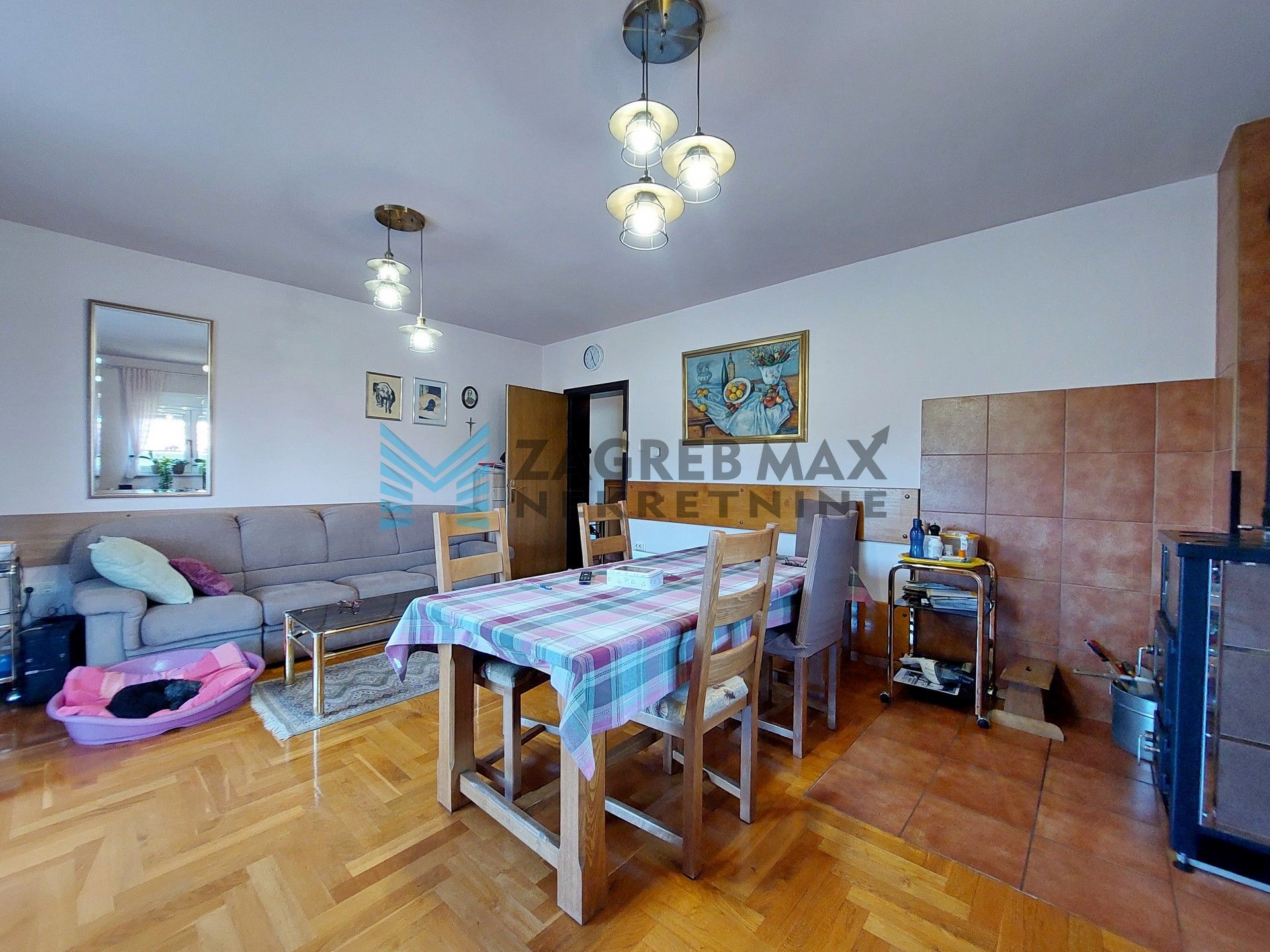 Zagreb - SUSEDGRAD - Bizek I. - kuća, veliko dvorište, garaža