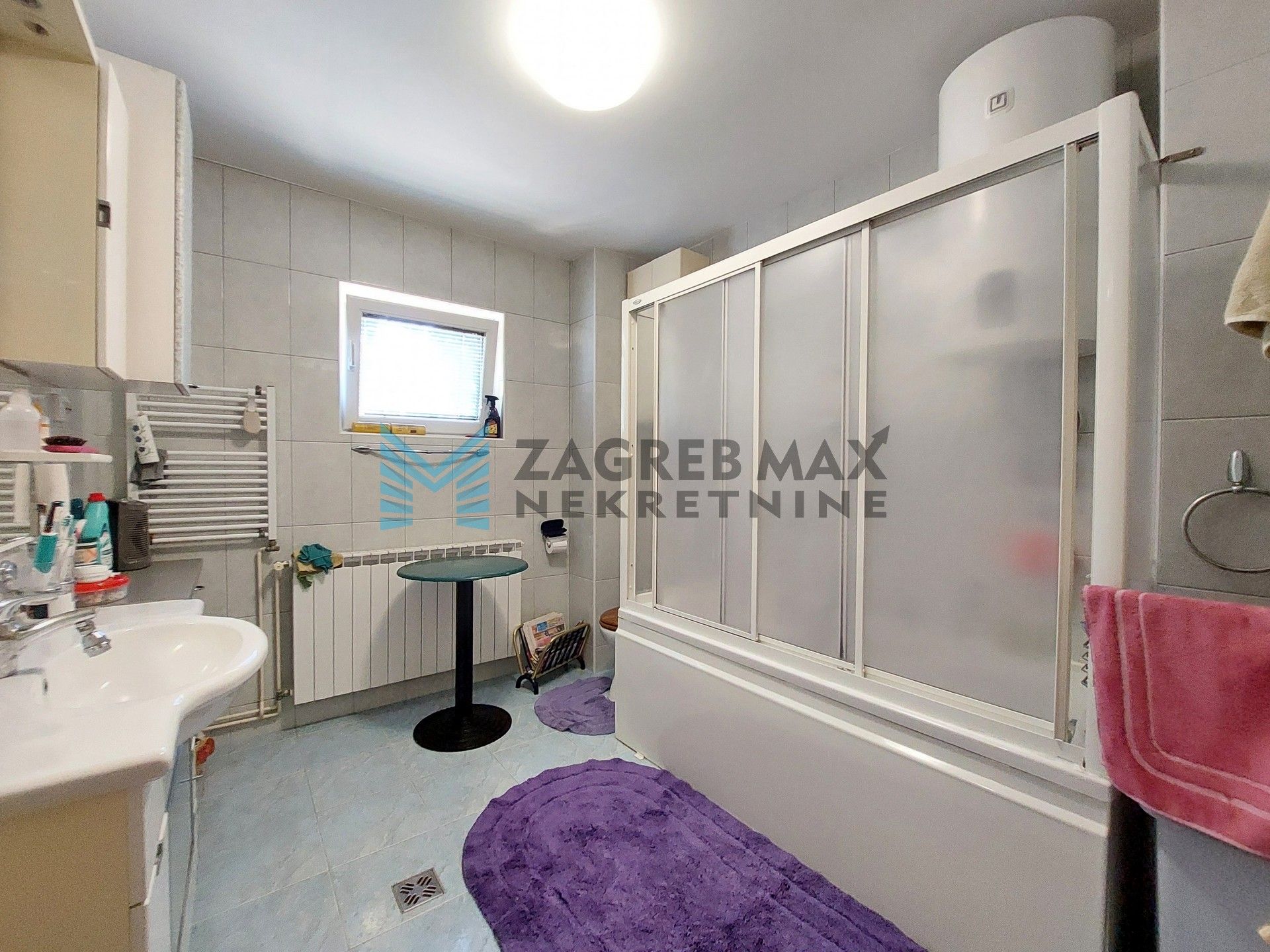 Zagreb - SUSEDGRAD - Bizek I. - kuća, veliko dvorište, garaža