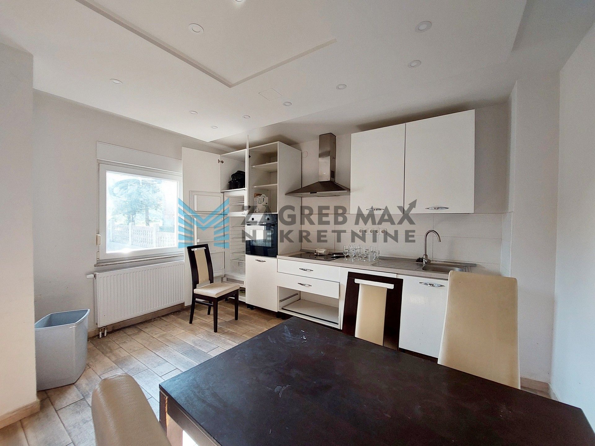 Zagreb - SV. I. ZELINA - Hrnjanec - kuća 590 m2 i dvorište 1925 m2