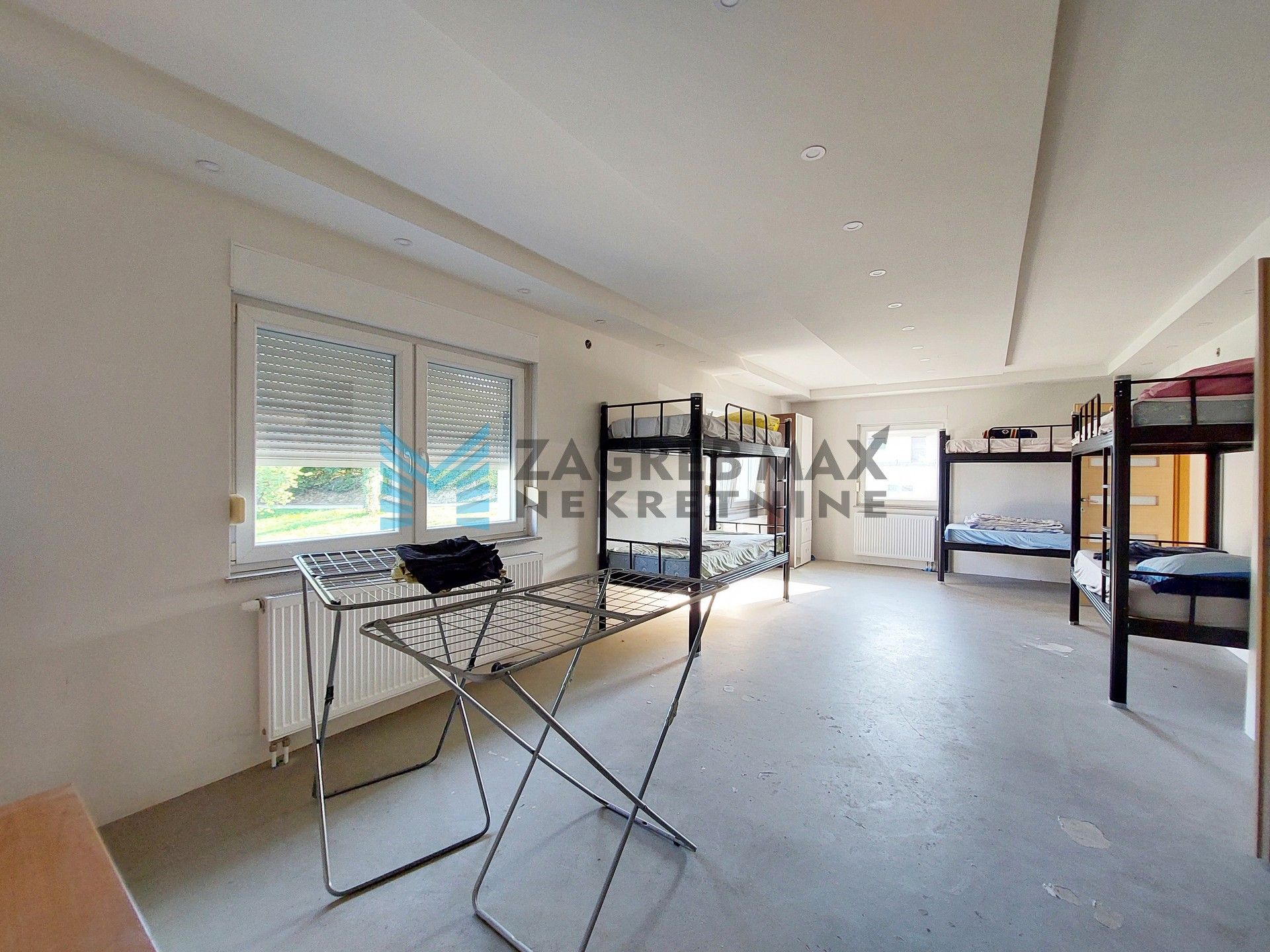 Zagreb - SV. I. ZELINA - Hrnjanec - kuća 590 m2 i dvorište 1925 m2