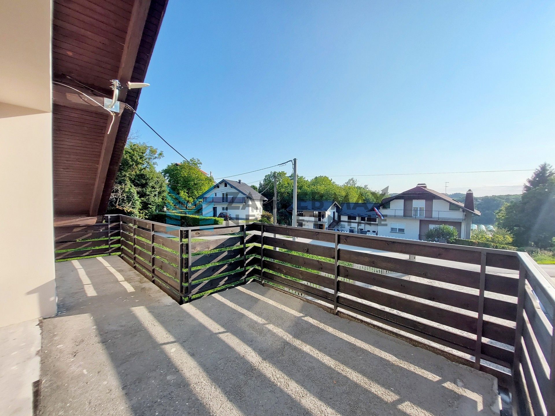 Zagreb - SV. I. ZELINA - Hrnjanec - kuća 590 m2 i dvorište 1925 m2