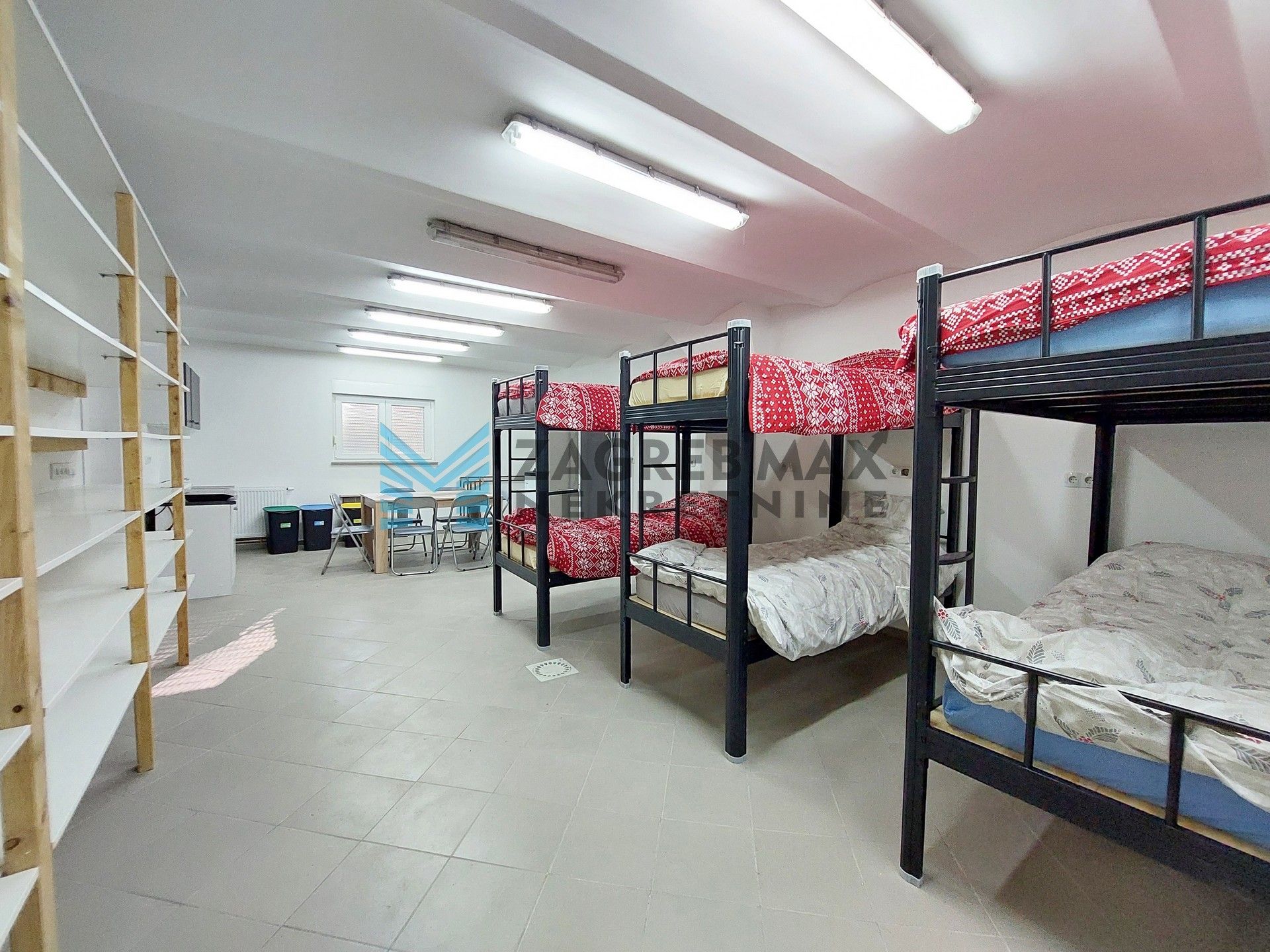 Zagreb - SV. I. ZELINA - Hrnjanec - kuća 590 m2 i dvorište 1925 m2