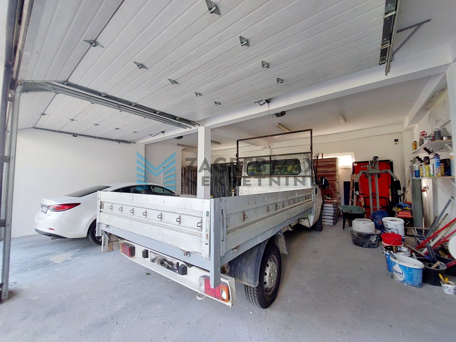 Zagreb - SV. I. ZELINA - Hrnjanec - kuća 590 m2 i dvorište 1925 m2