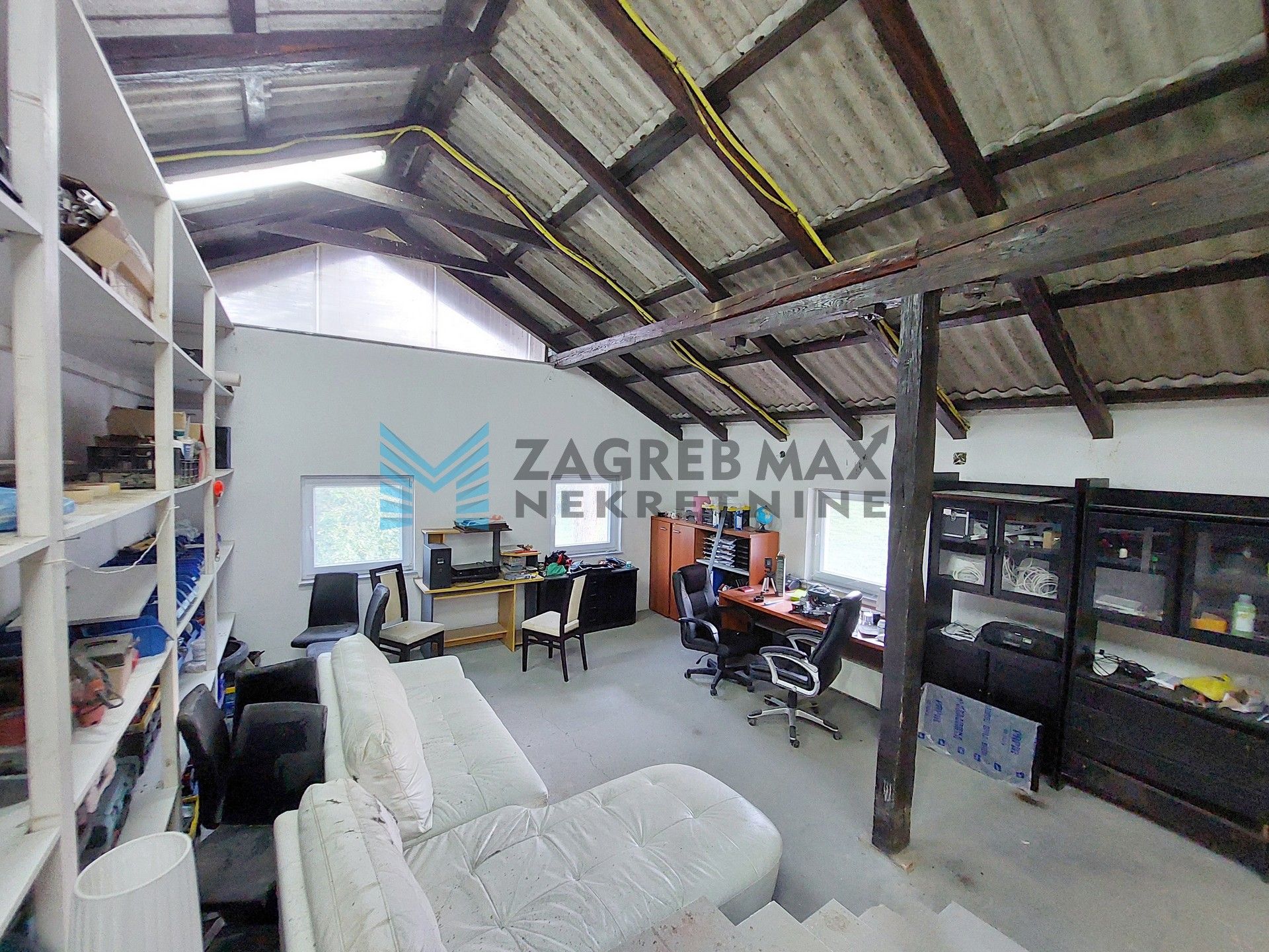 Zagreb - SV. I. ZELINA - Hrnjanec - kuća 590 m2 i dvorište 1925 m2