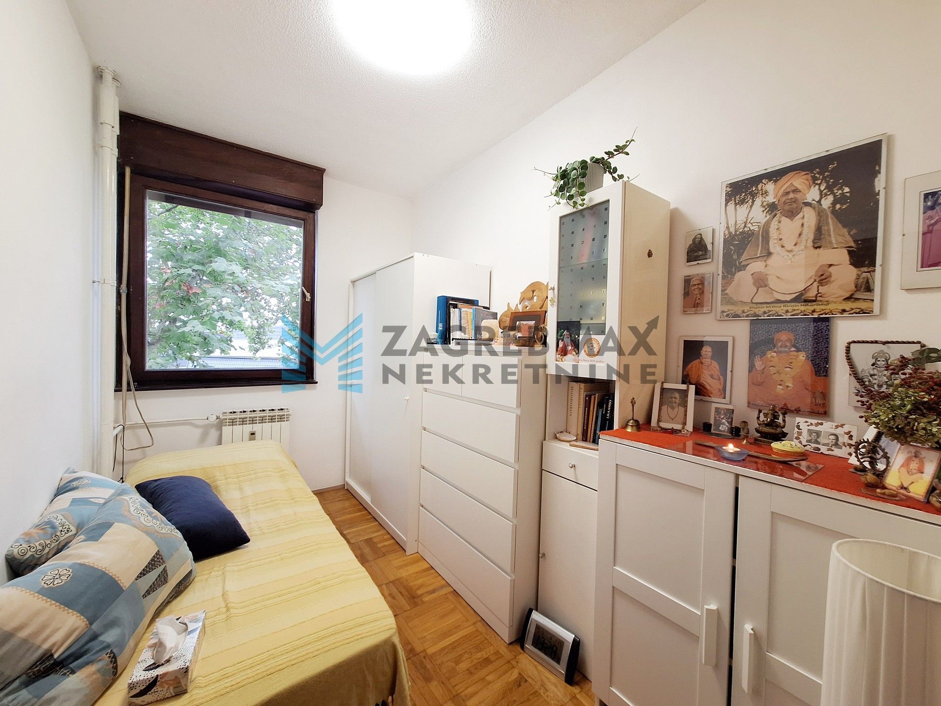 Zagreb - DUGAVE - Gomboševa - 2-sobni, 2 spremišta, niske režije, 2. kat