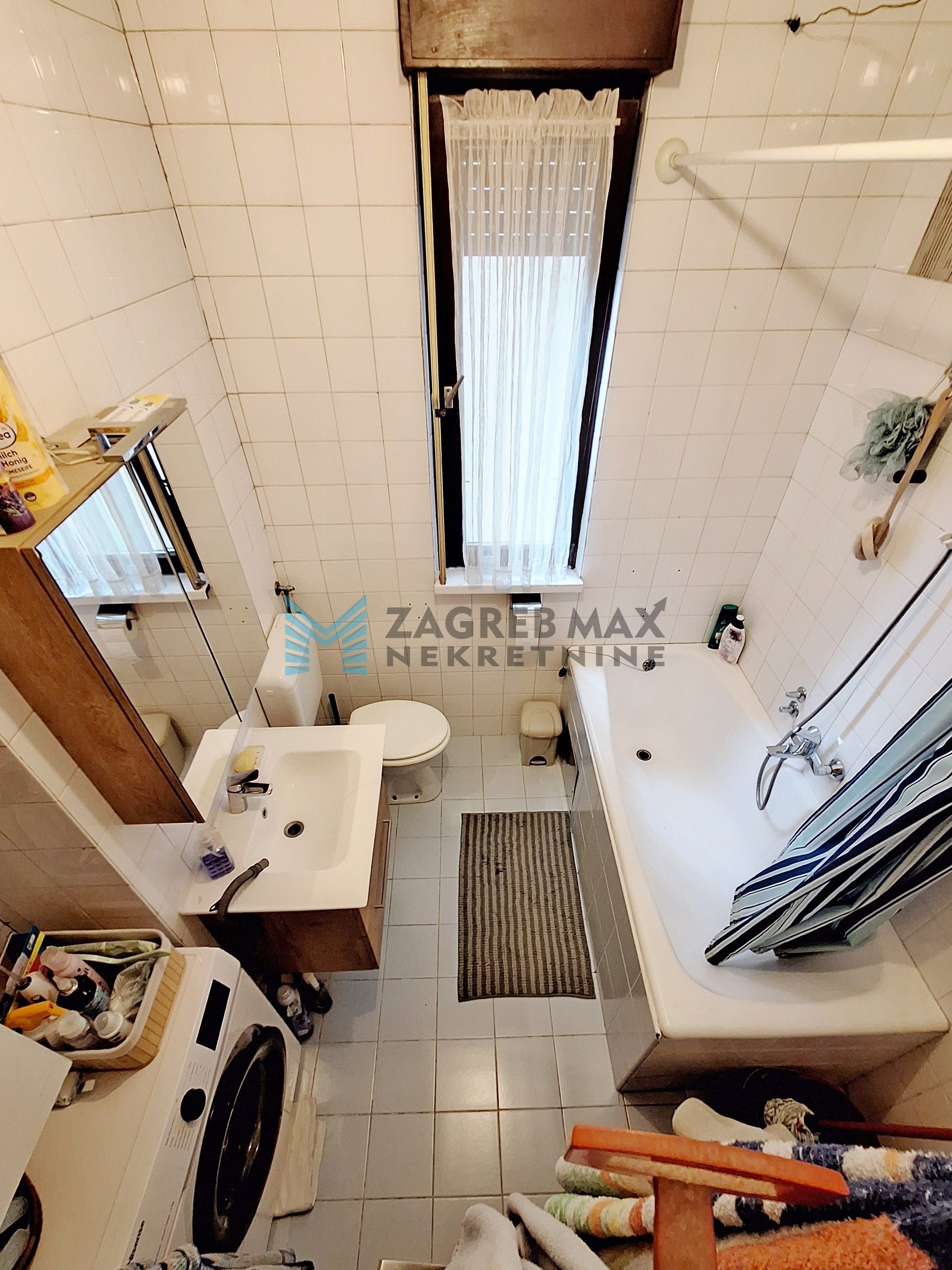 Zagreb - DUGAVE - Gomboševa - 2-sobni, 2 spremišta, niske režije, 2. kat