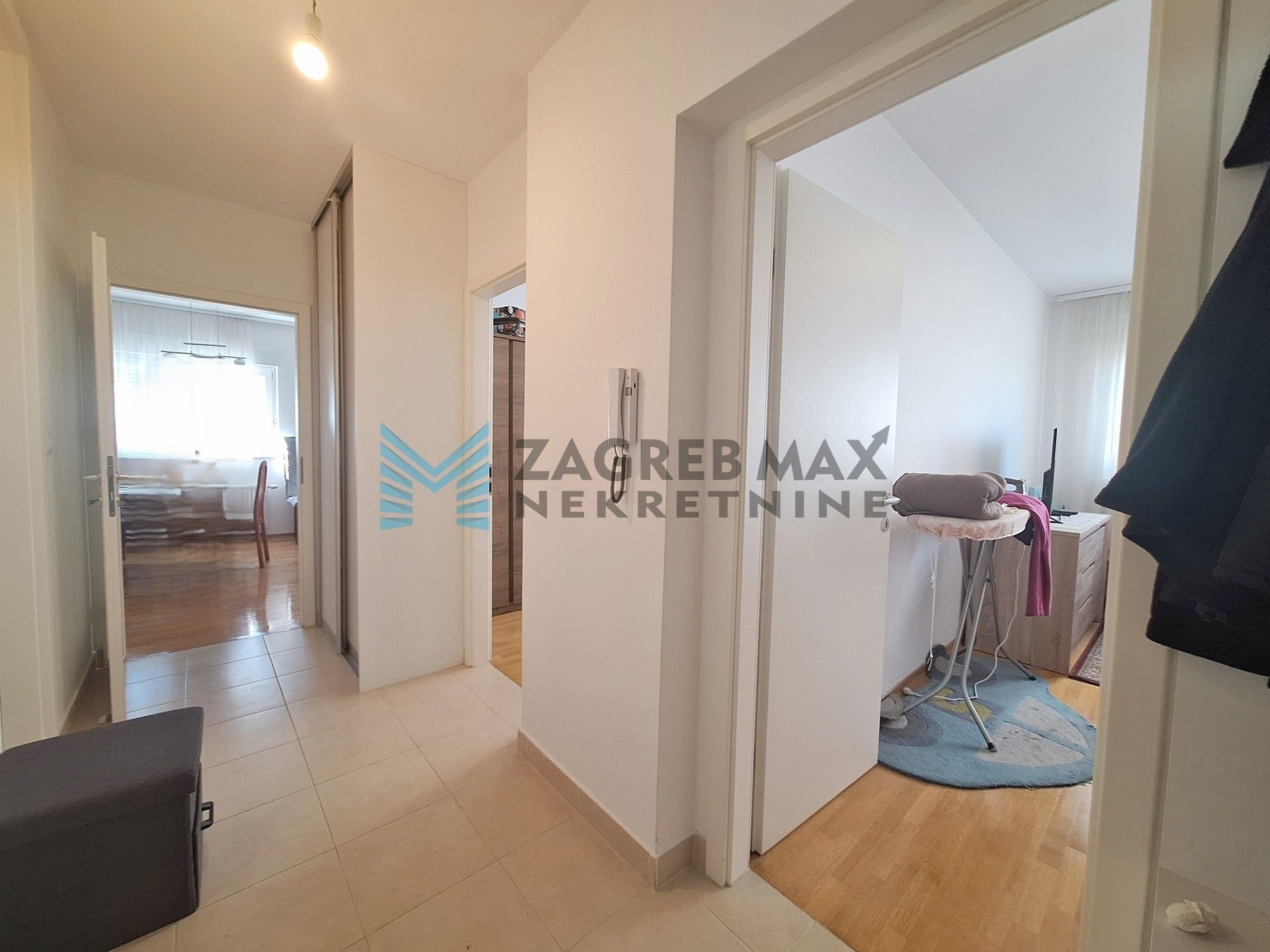 Zagreb - ŠPANSKO - M.Radić - 3-sobni, prostran, svijetao, spremište