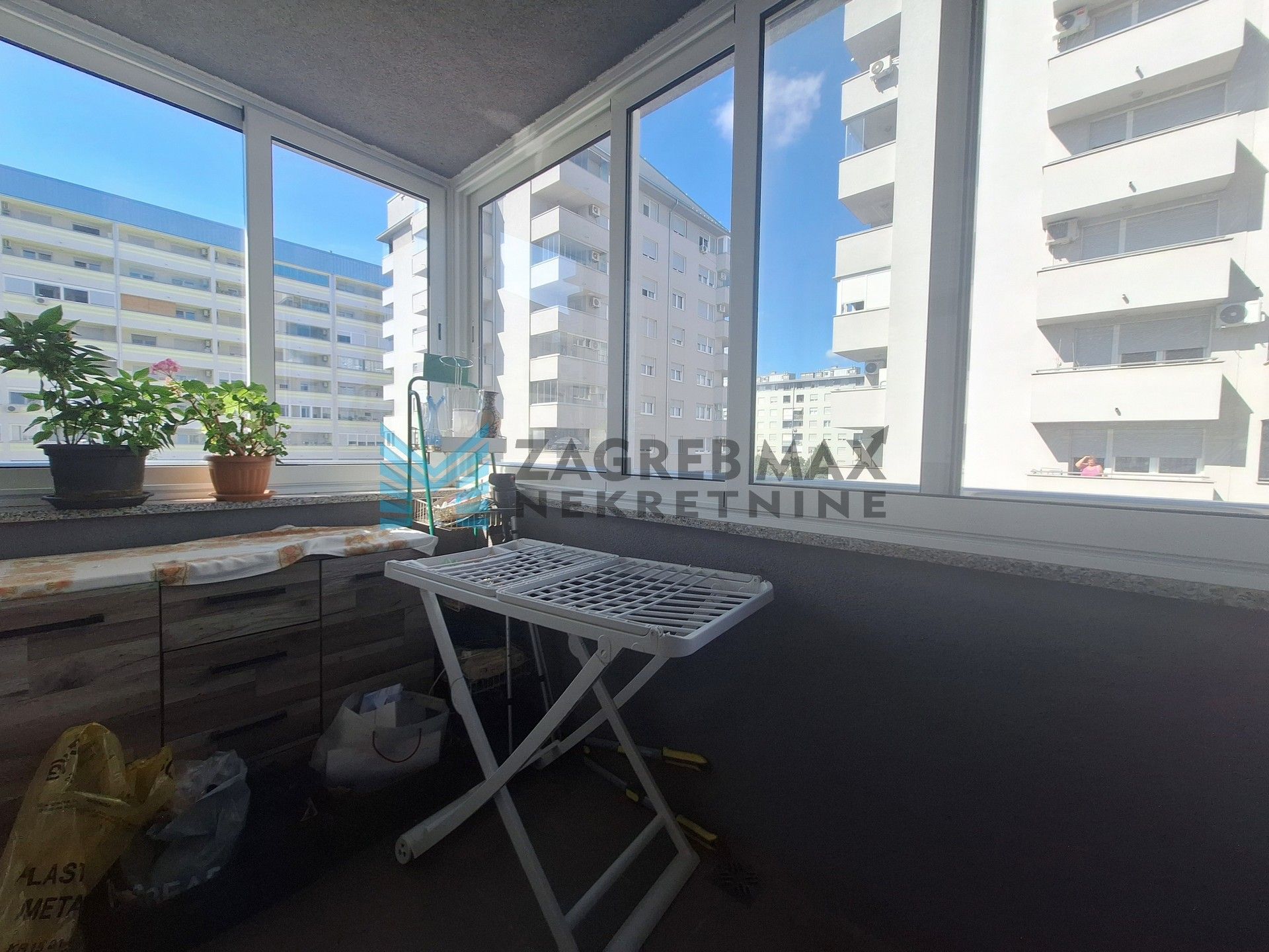 Zagreb - ŠPANSKO - M.Radić - 3-sobni, prostran, svijetao, spremište