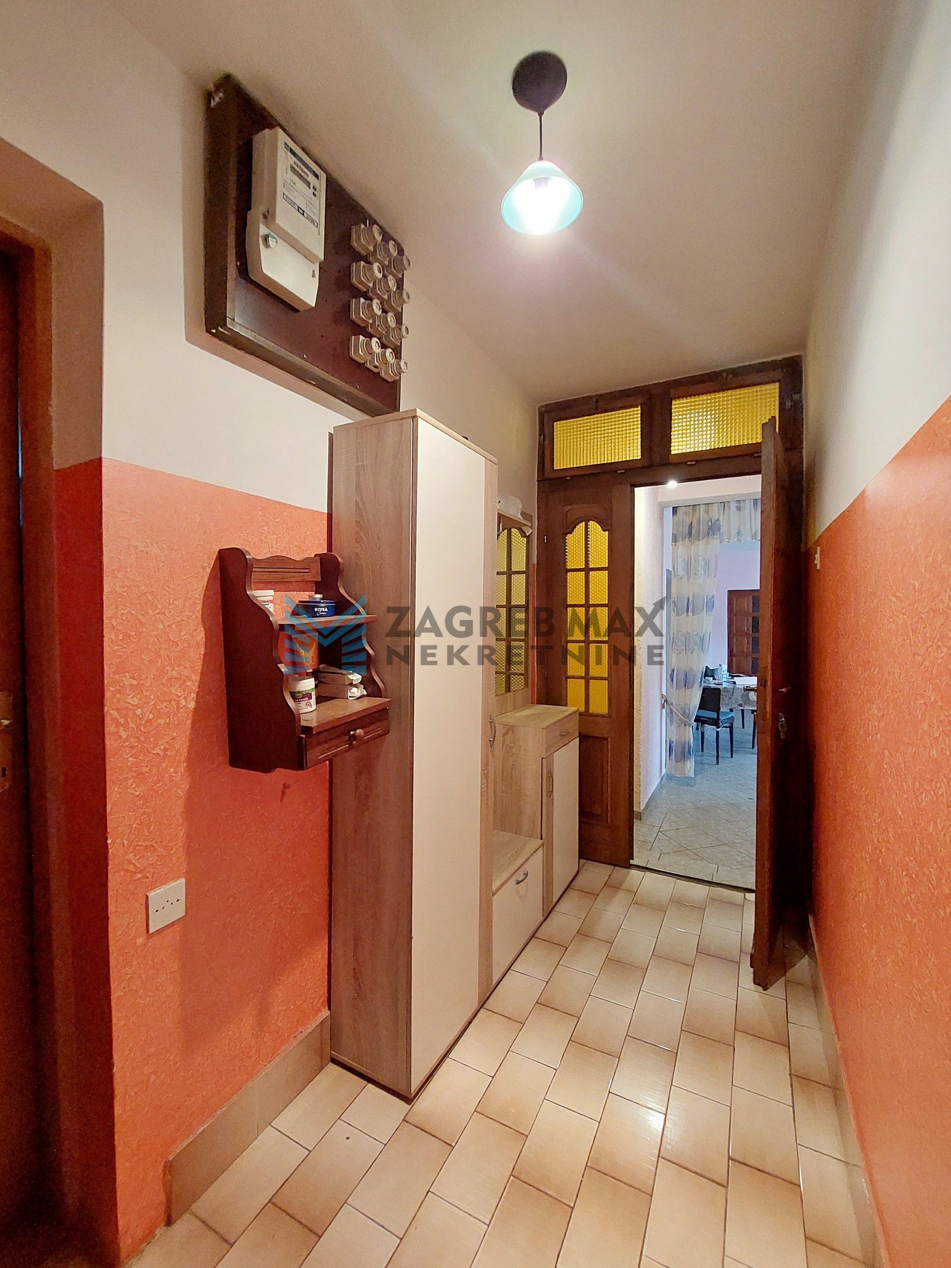 Zagreb - SAVICA ŠANCI - Galdovska - građevinsko zemljište 6788 m2 i kuća 384 m2