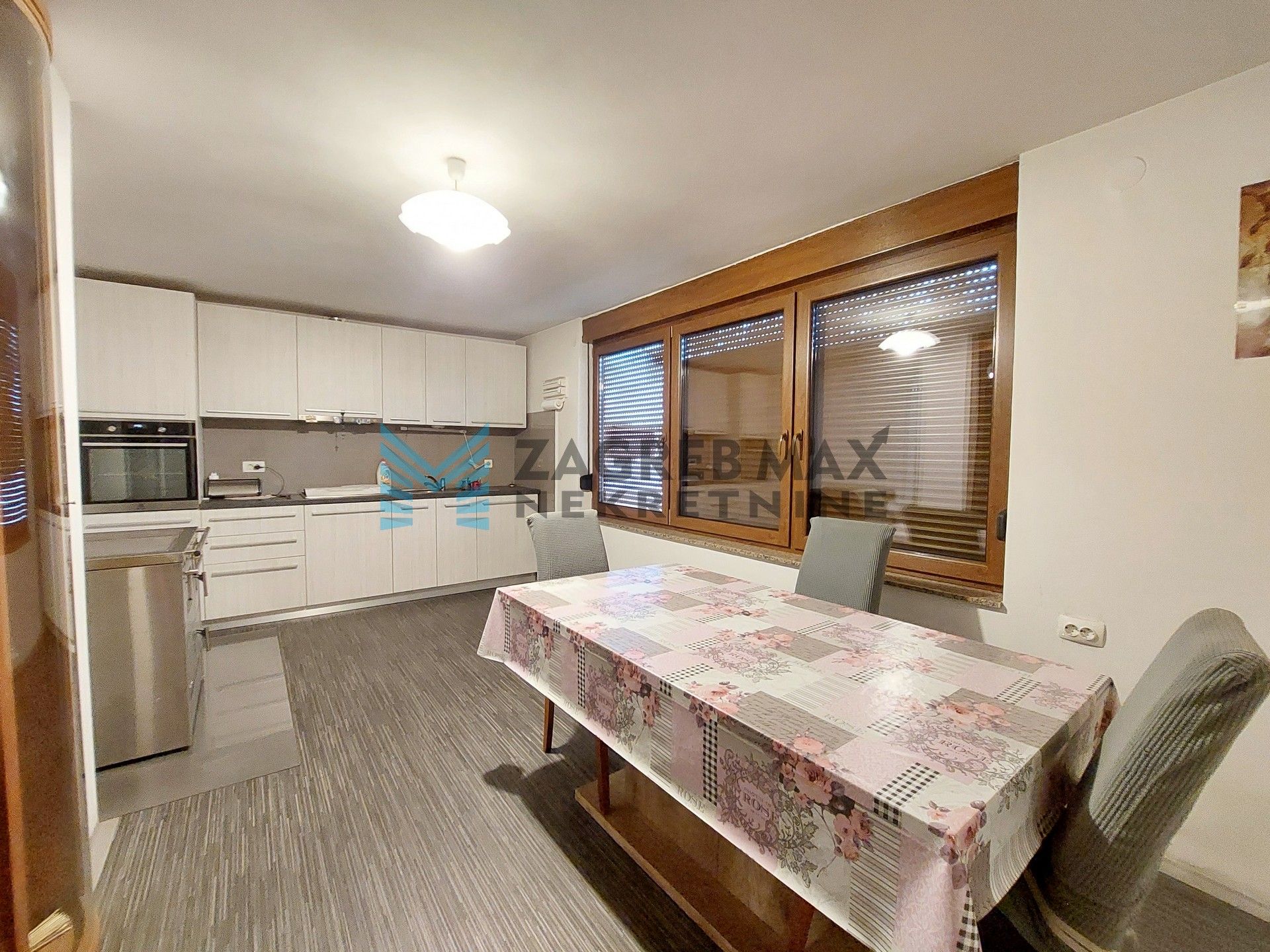 Zagreb - SAVICA ŠANCI - Galdovska - građevinsko zemljište 6788 m2 i kuća 384 m2